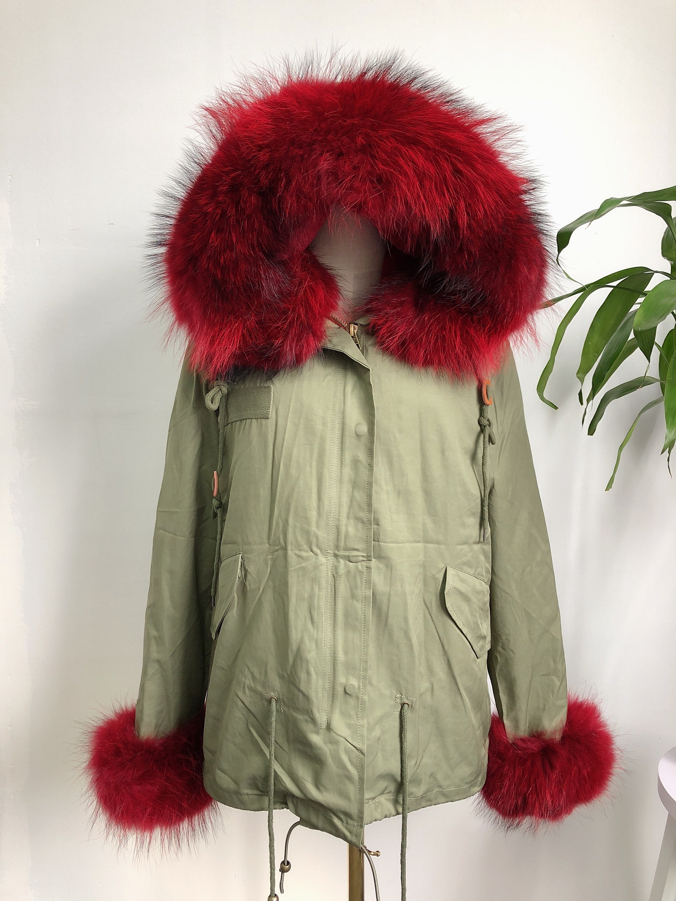 Short Faux Fur Parka – Winter Jacket with Fake Fur Collar & Pom Poms, Warm Outdoor Coat for Cold Weather 5#Green