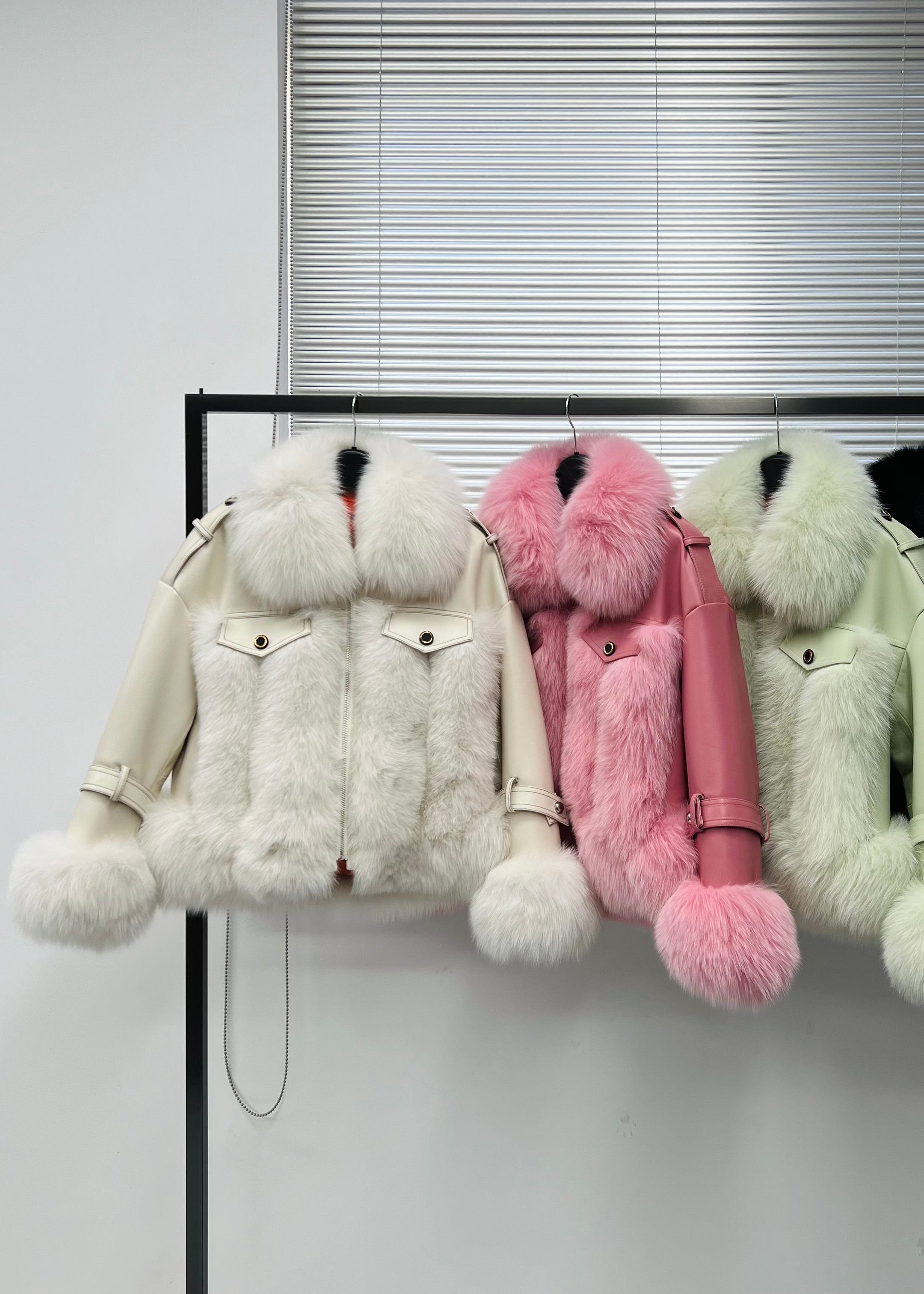 Janefur Factory Wholesale Women's Casual Fashion Leather Sleeve Loop Lapel Spliced Leather Real Fox Fur Jacket