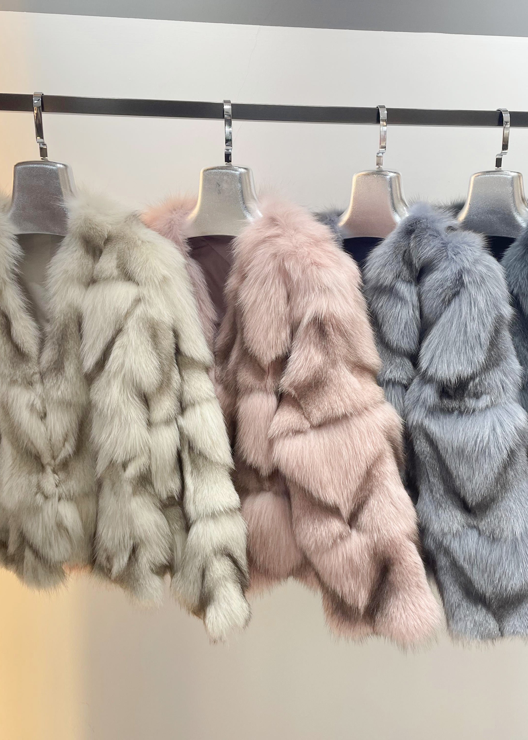 Janefur Daily Commuting Style Ladies' Small V-Neck Real Fox Fur Coat Wholesale