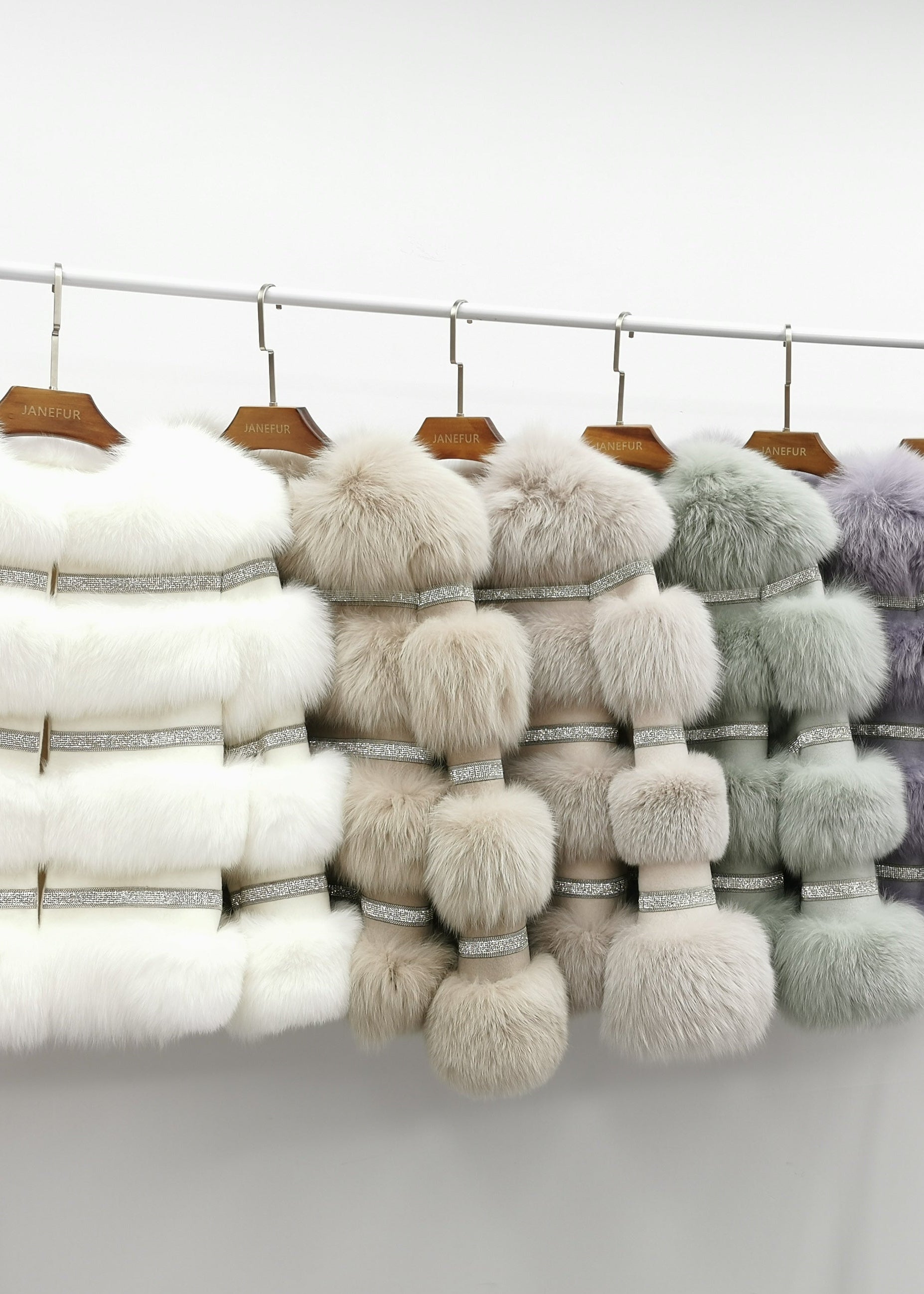 Janefur Wholesale Of Ladies' Horizontal Striped Diamond Style Real Fox Jacket