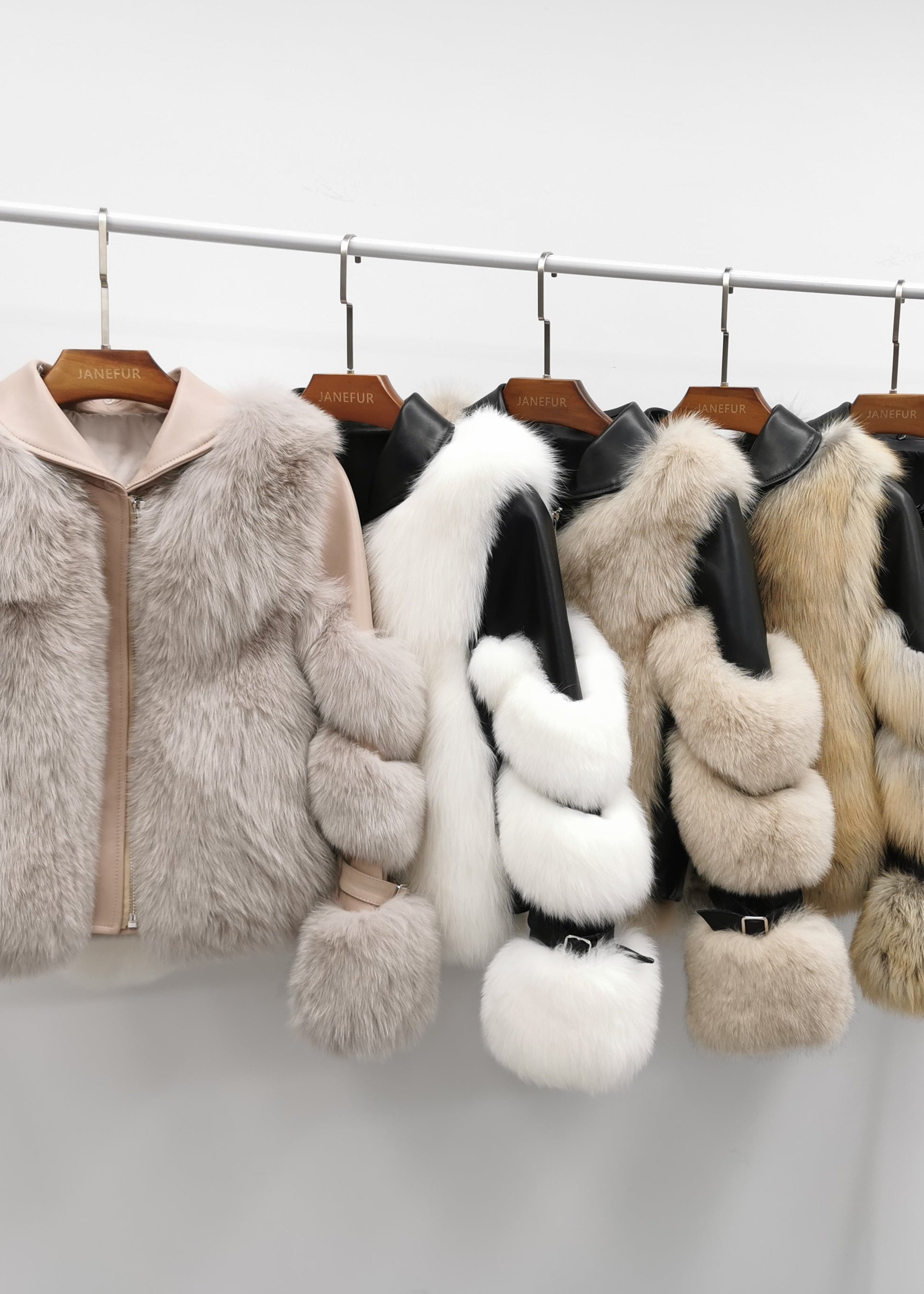 Warm Durable Factory Wholesale Women's Fur Collar Detachable Patchwork Leather Style Real Fox Fur Jacket