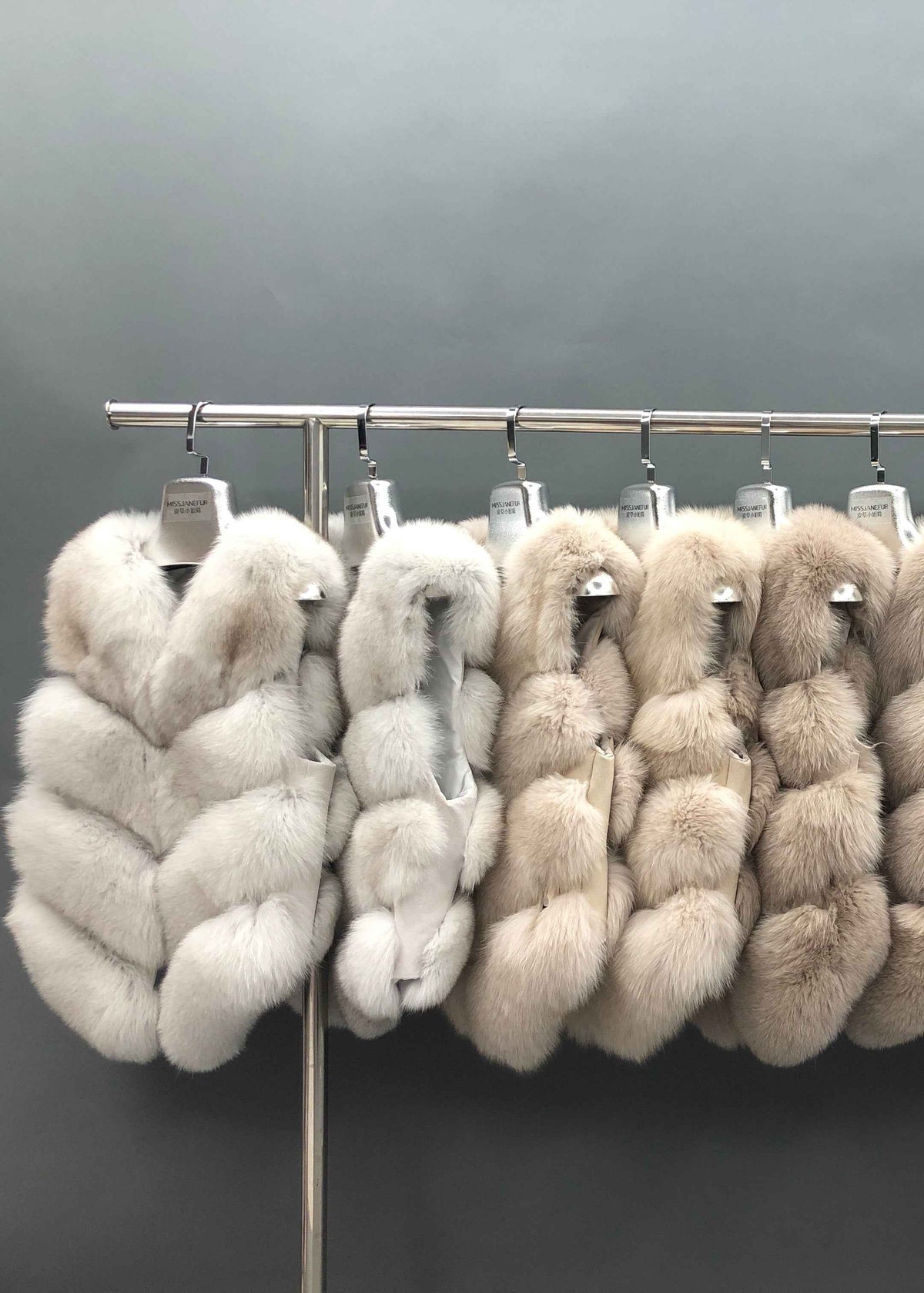 Classic 4-Panel Fox Fur Vest Women's Wholesale