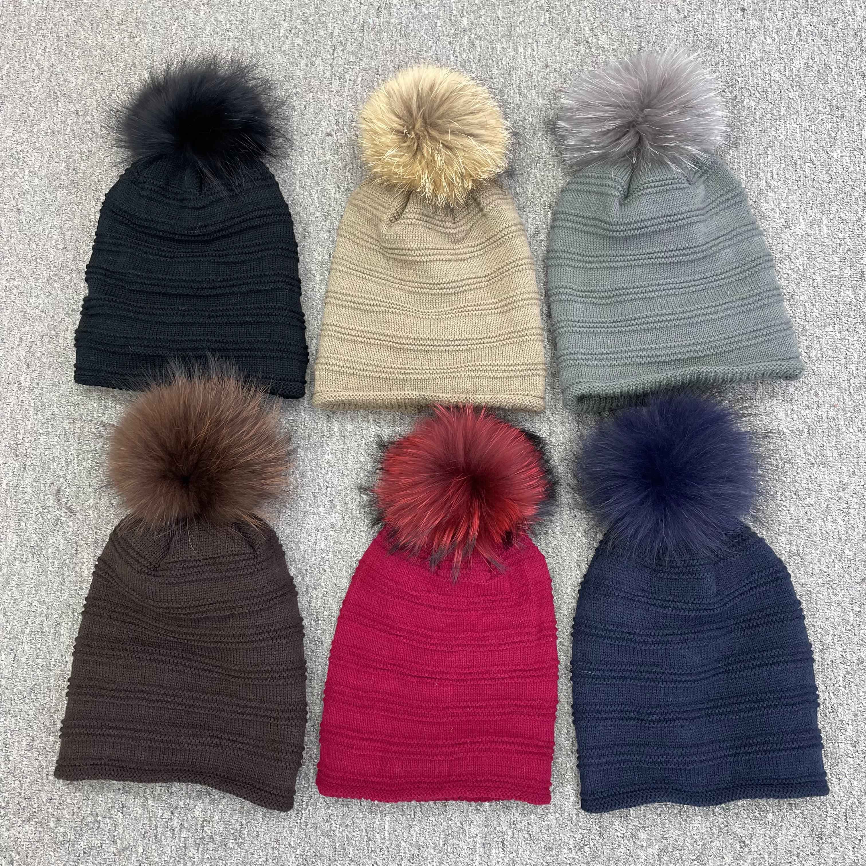 Janefur Men's Daily Versatile Thick Acrylic Knitted Hat With Real Raccoon Fur Pom Pom