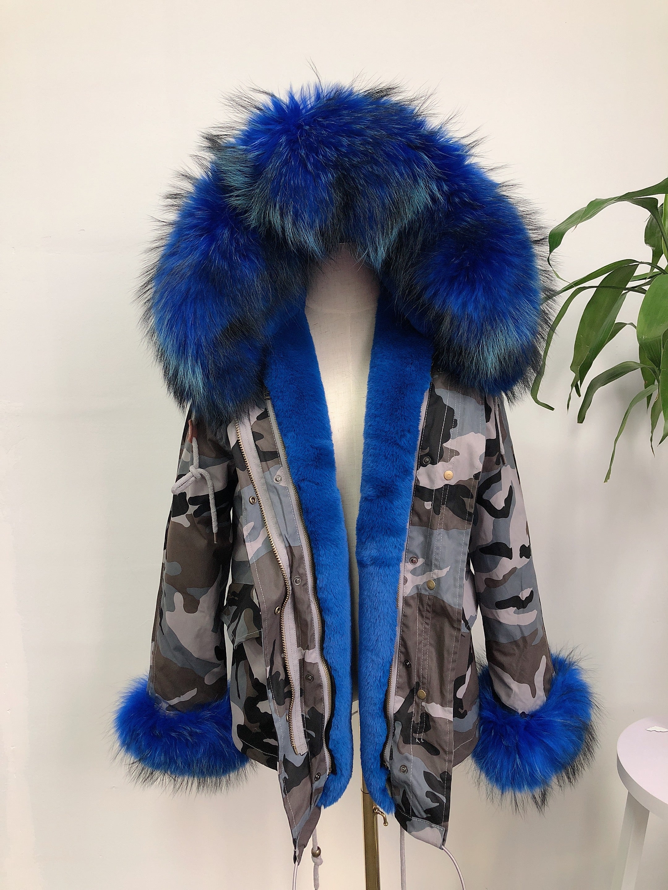 Short Faux Fur Parka – Winter Jacket with Fake Fur Collar & Pom Poms, Warm Outdoor Coat for Cold Weather 8#Grey Camouflage