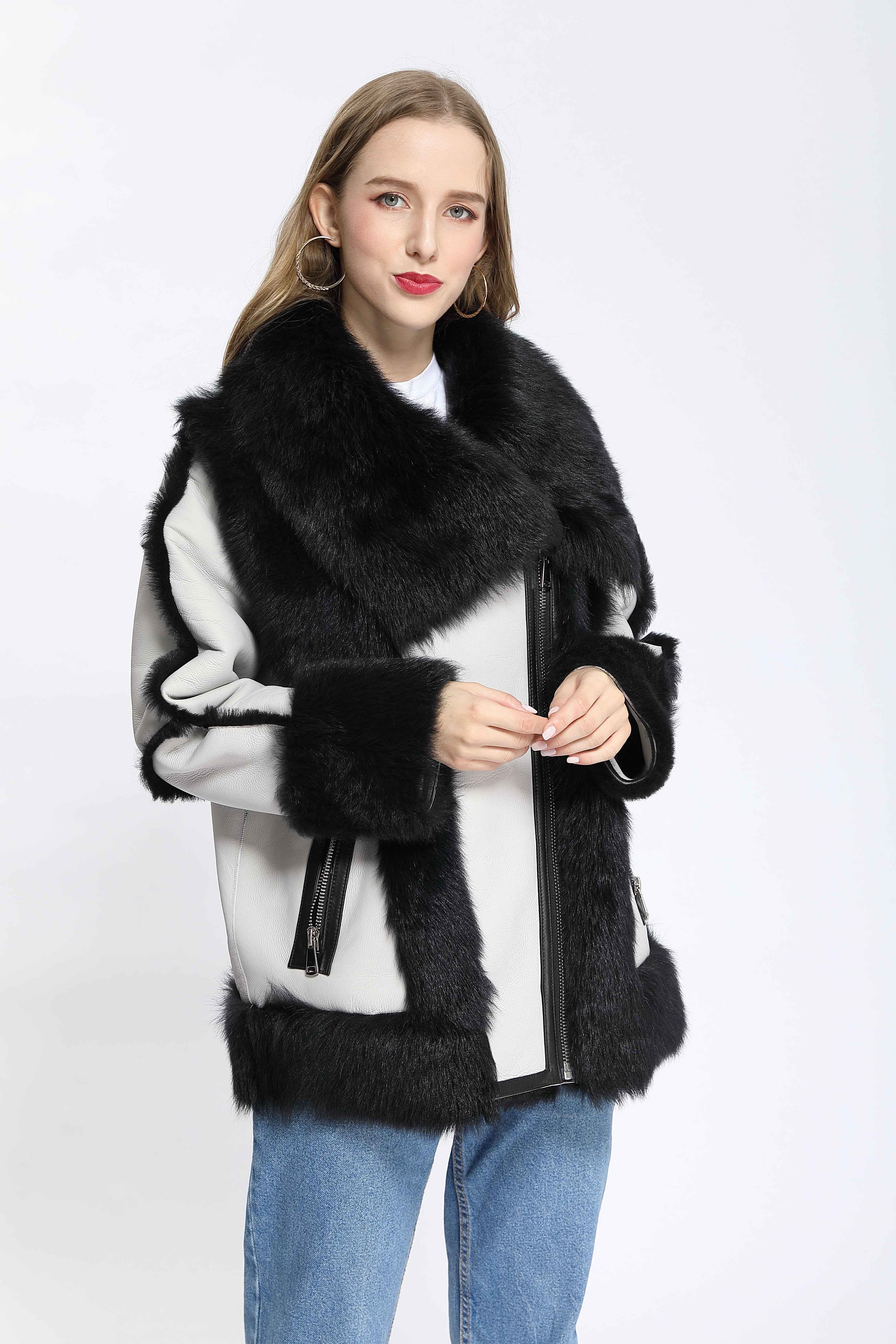 Women's Toscana Shearling Biker Jacket with Oversized Notched Lapel, Fur-Trimmed Cuffs & Color-Block Design - Luxe Winter Outerwear