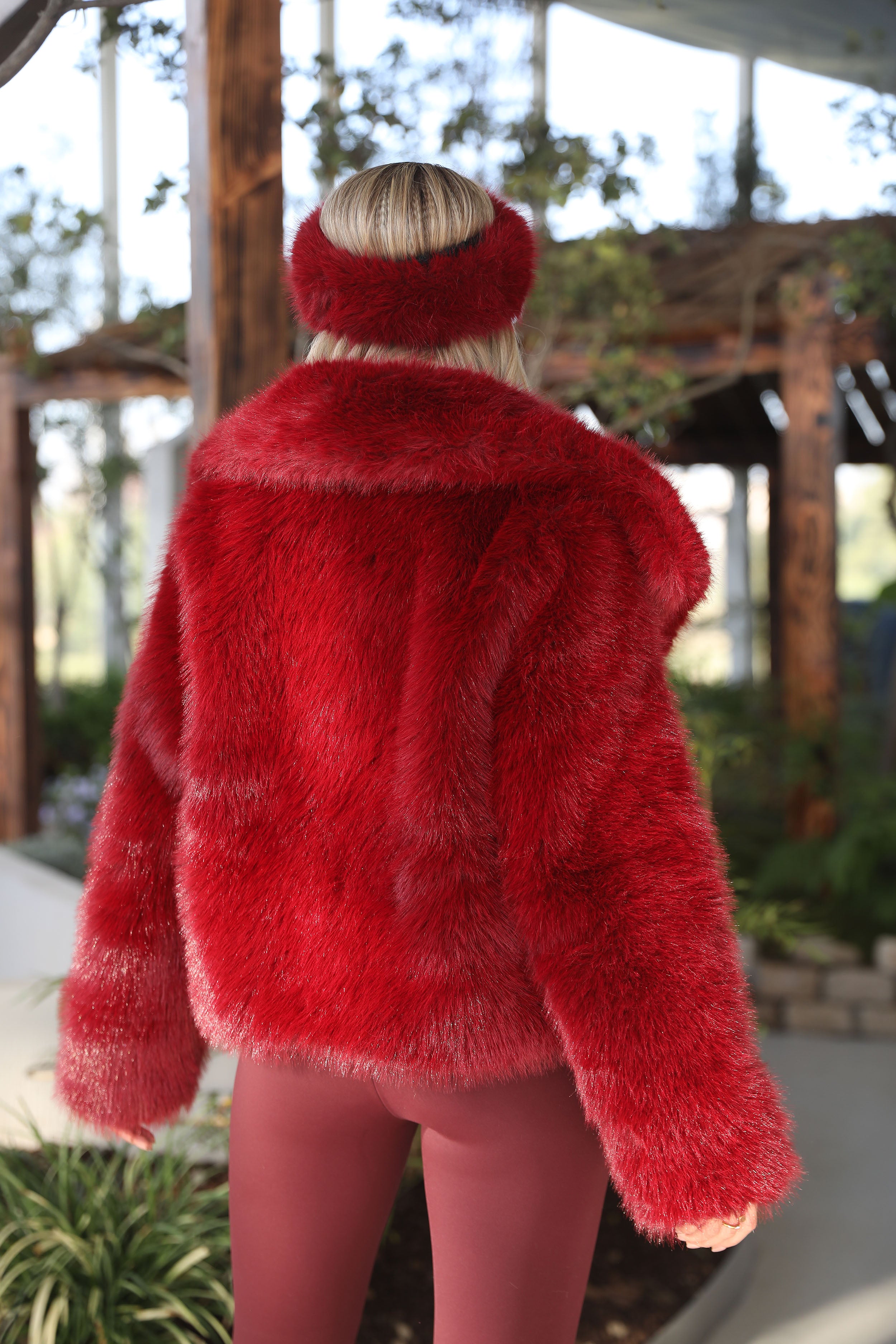 Women’s Burgundy Faux Mink Fur Jacket – Short Collar Coat for Elegant Winter Fashion