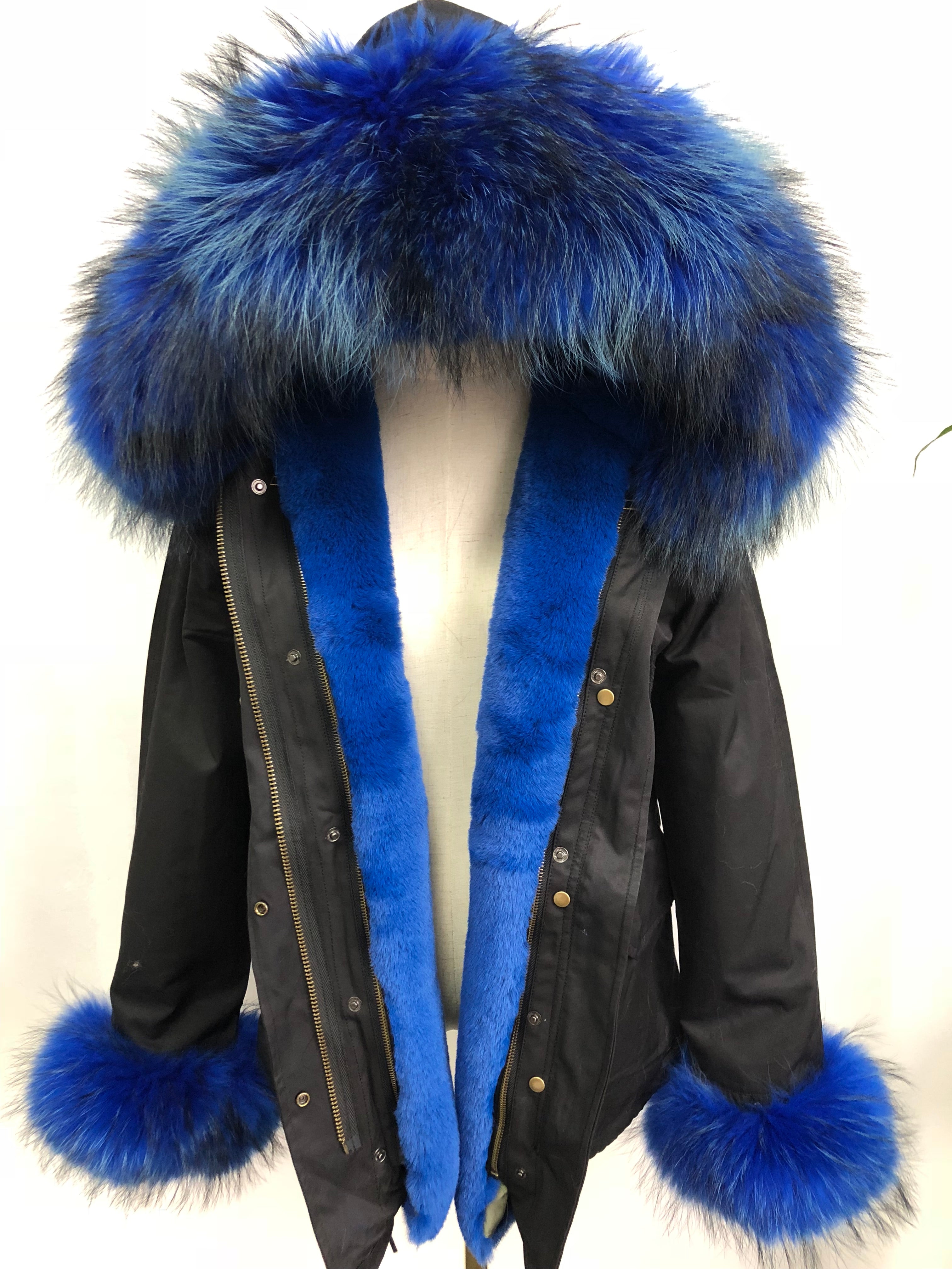 Short Faux Fur Parka – Winter Jacket with Fake Fur Collar & Pom Poms, Warm Outdoor Coat for Cold Weather 3#Black