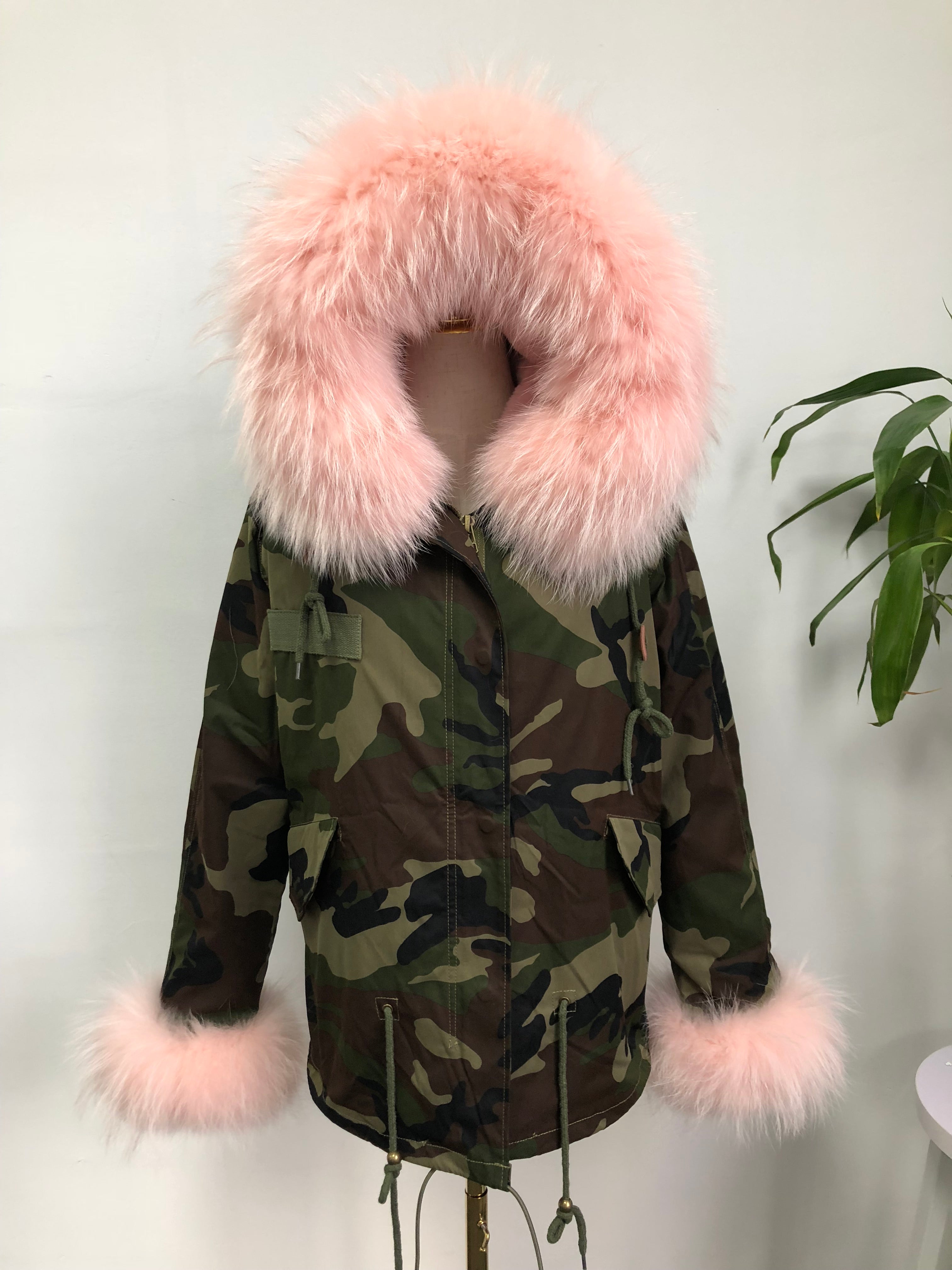 Short Faux Fur Parka – Winter Jacket with Fake Fur Collar & Pom Poms, Warm Outdoor Coat for Cold Weather 3#Green Camouflage