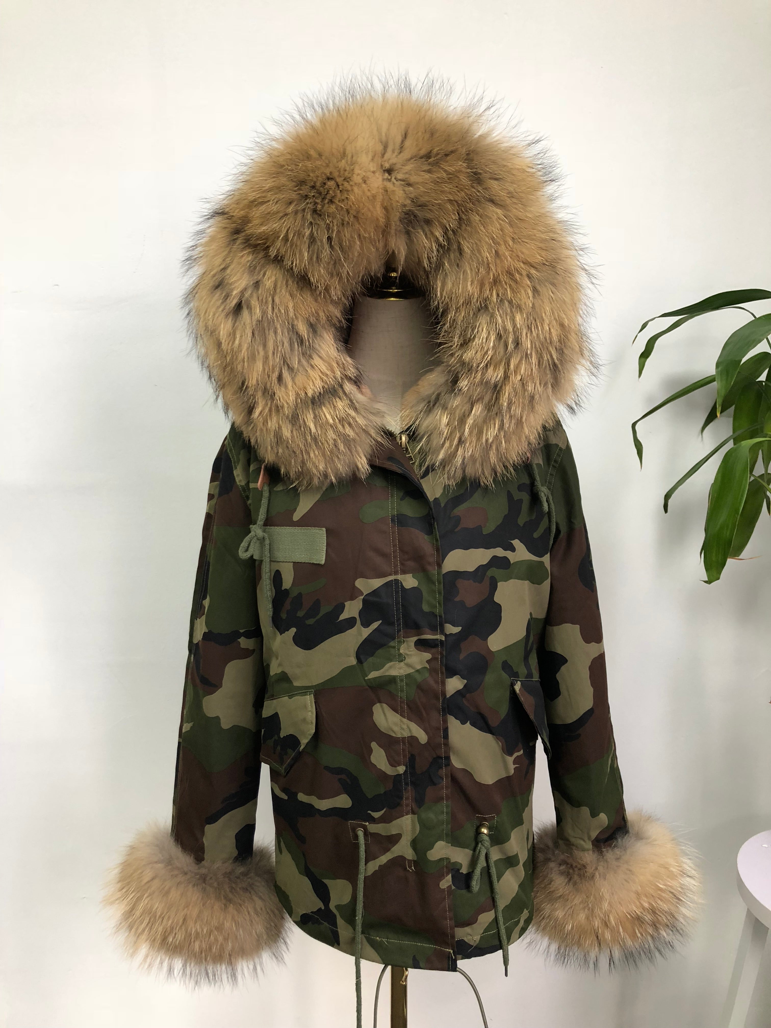Short Faux Fur Parka – Winter Jacket with Fake Fur Collar & Pom Poms, Warm Outdoor Coat for Cold Weather 5#Green Camouflage