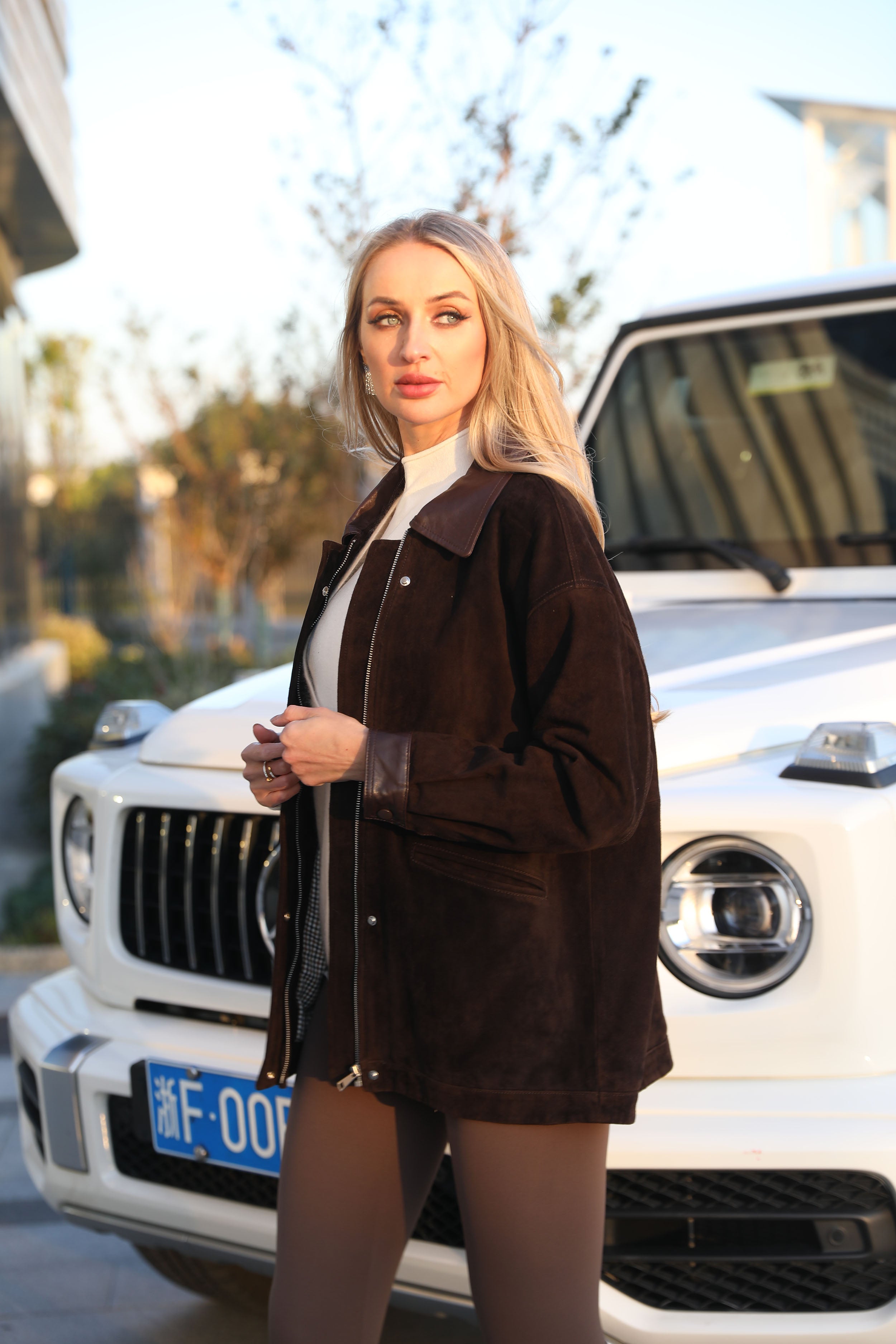 Brown Suede Leather Jacket with Leather Trim – Classic Notched Lapel Short Coat for Autumn Winter Fashion