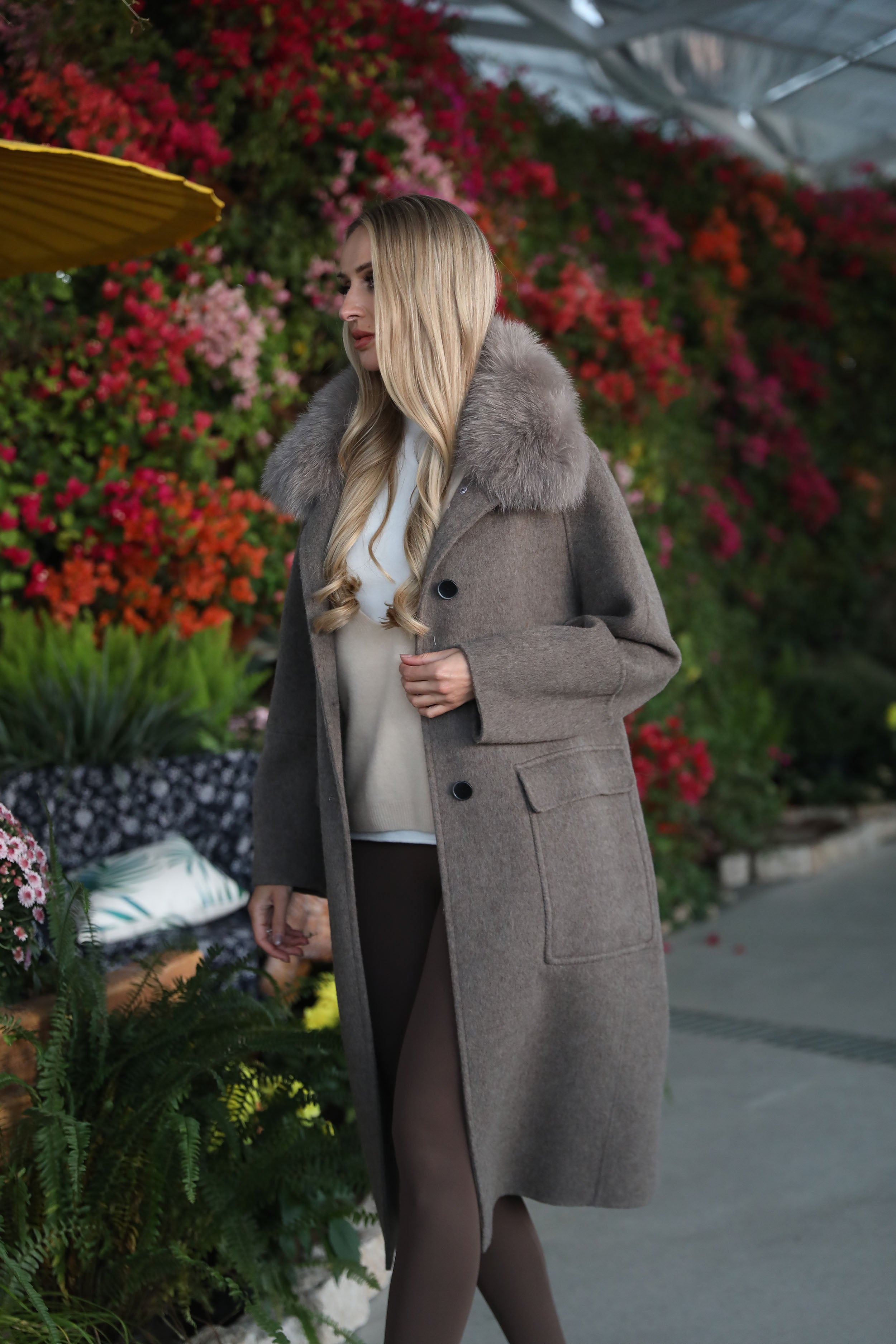 Women’s Gray Double-Faced Wool Coat with Real Fox Fur Collar – Long Straight Cut Winter Jacket for Elegant Fashion