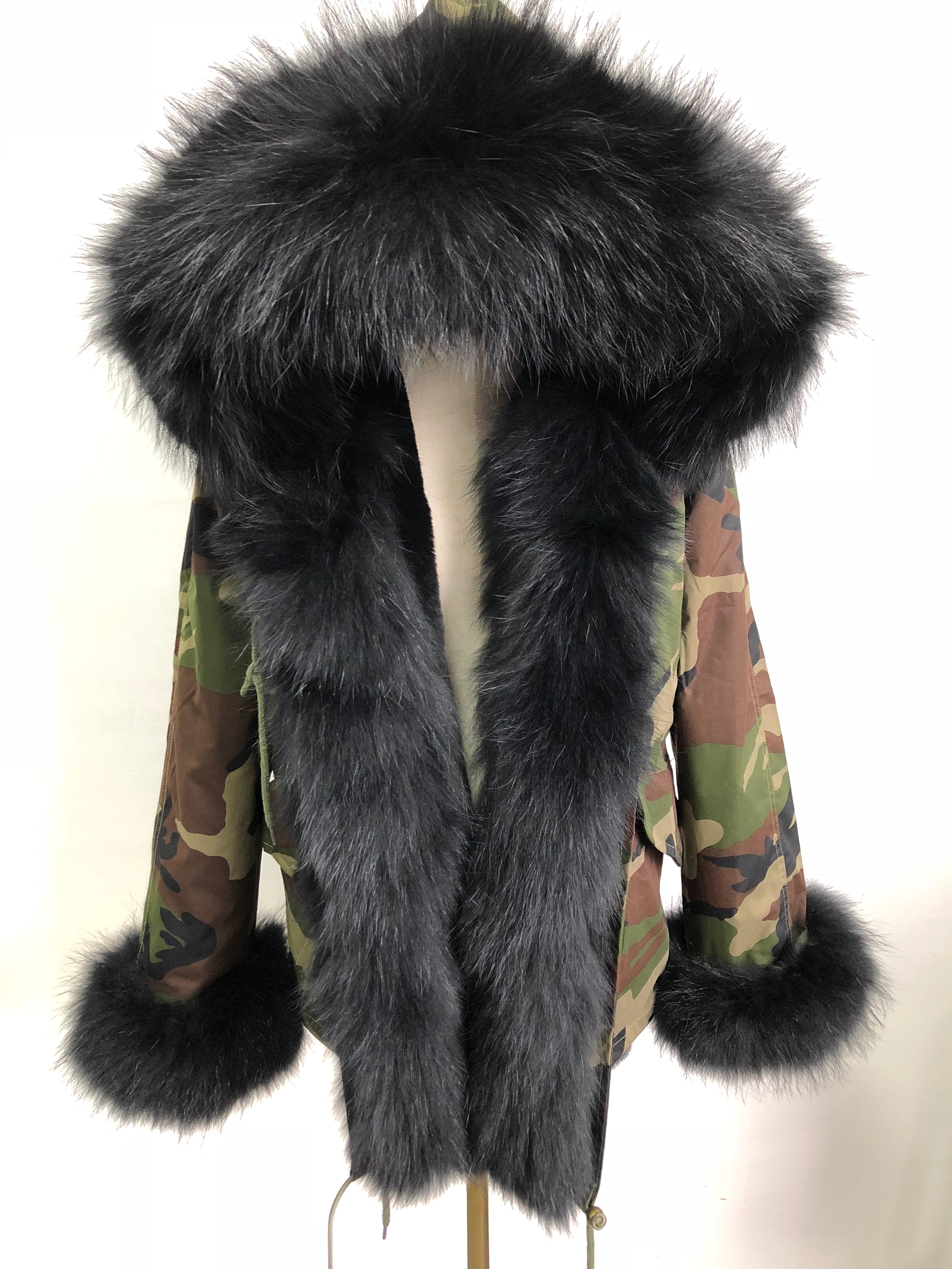 Short Parka with Pink Raccoon Fur Trim – Hooded Winter Coat for Women, Faux Fur Lining & Cuffs, Warm and Stylish Outerwear