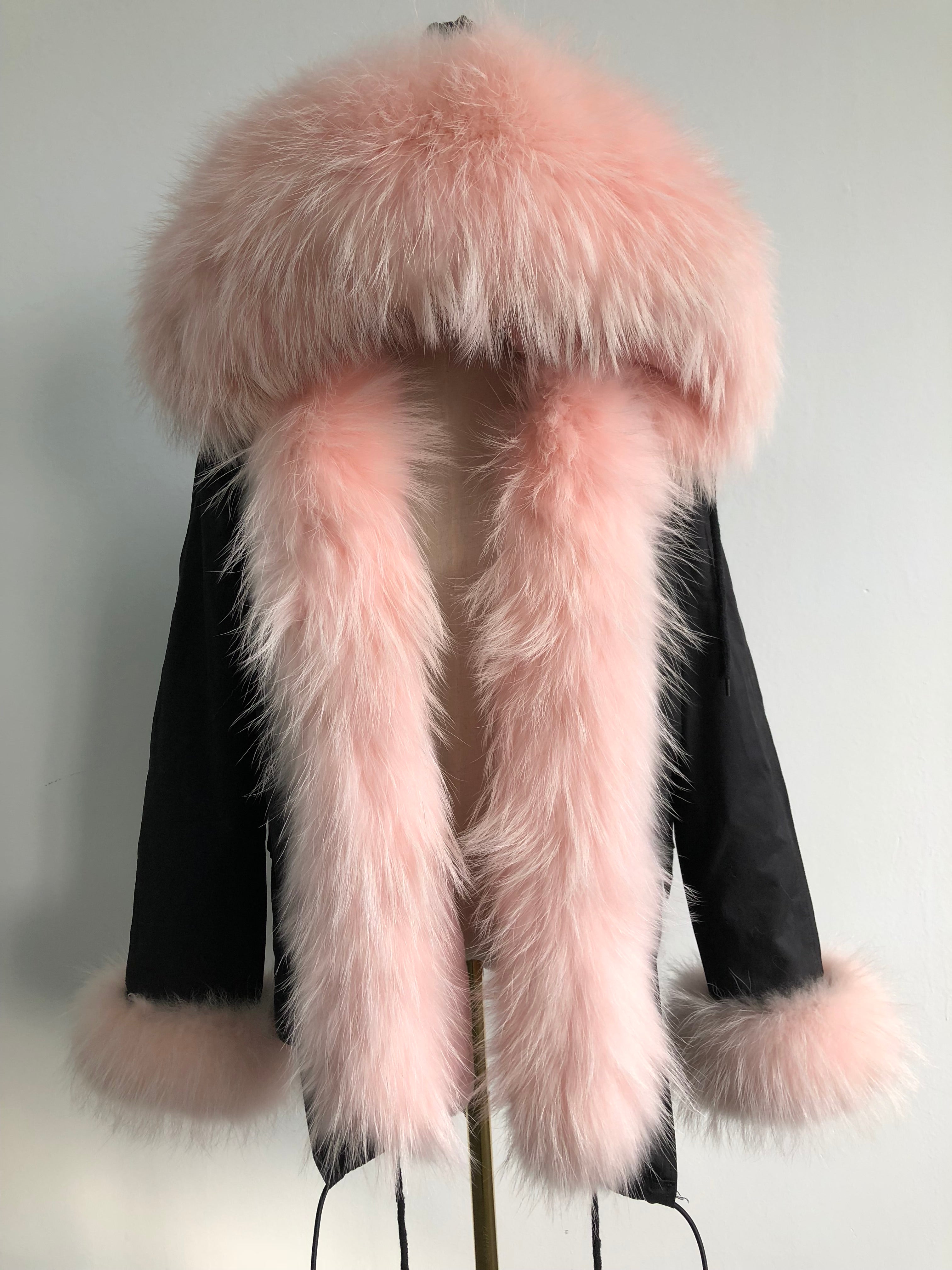 Short Parka with Pink Raccoon Fur Trim – Hooded Winter Coat for Women, Faux Fur Lining & Cuffs, Warm and Stylish Outerwear 7#Black