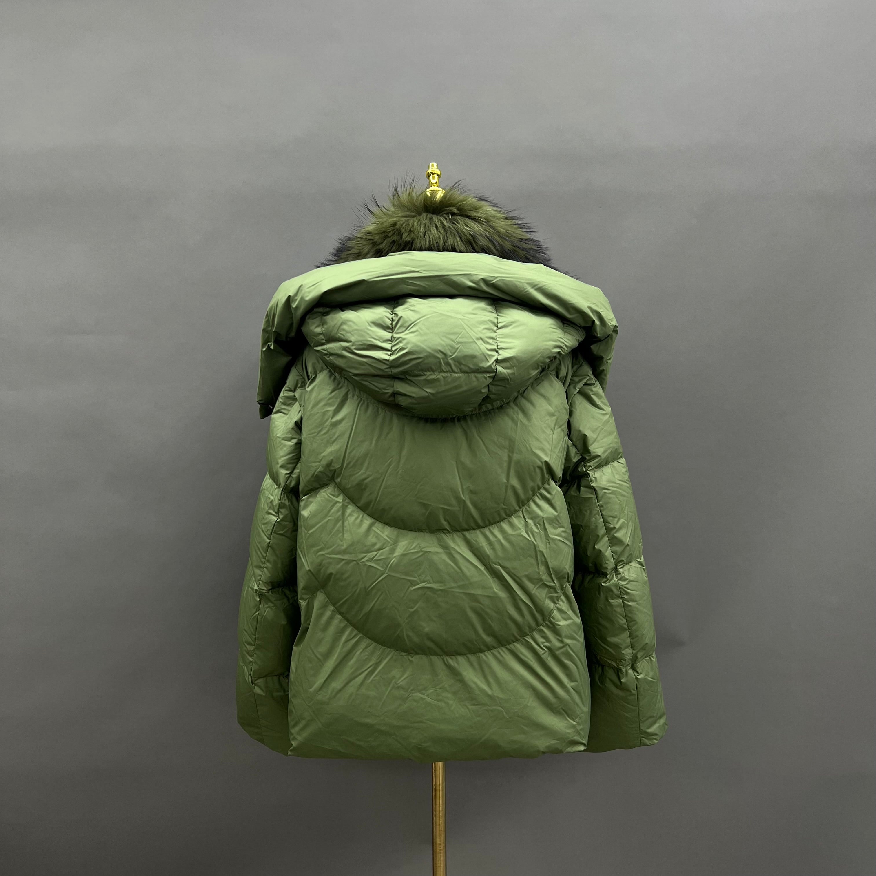 Women’s Olive Green Down Jacket with Real Raccoon Fur Hood – Detachable Sleeve Winter Coat for Versatile Fashion