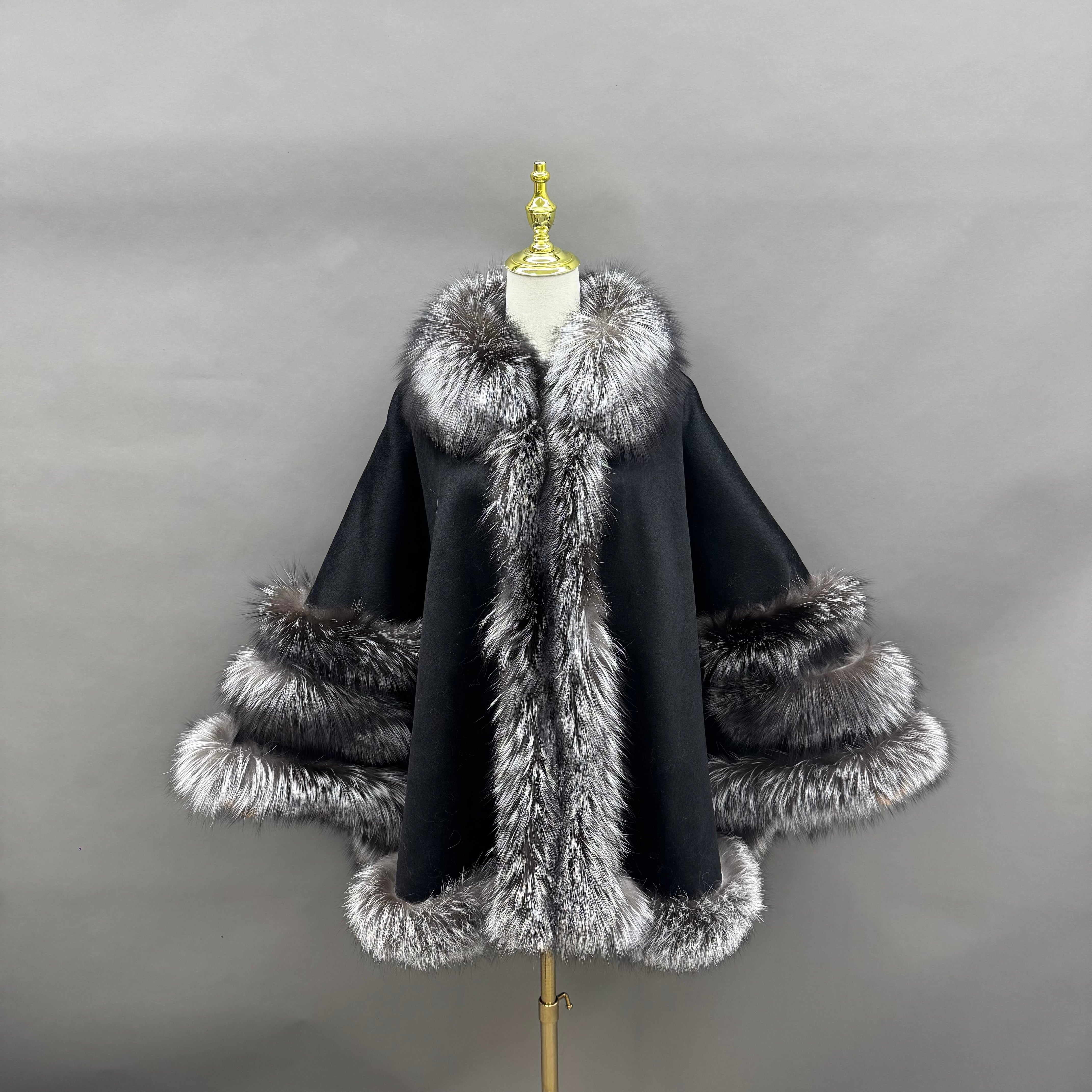 Women’s Camel Wool Cape with Real Fox Fur Trim – Elegant Sleeveless Coat for Luxury Winter Fashion 6#Sliver Black M