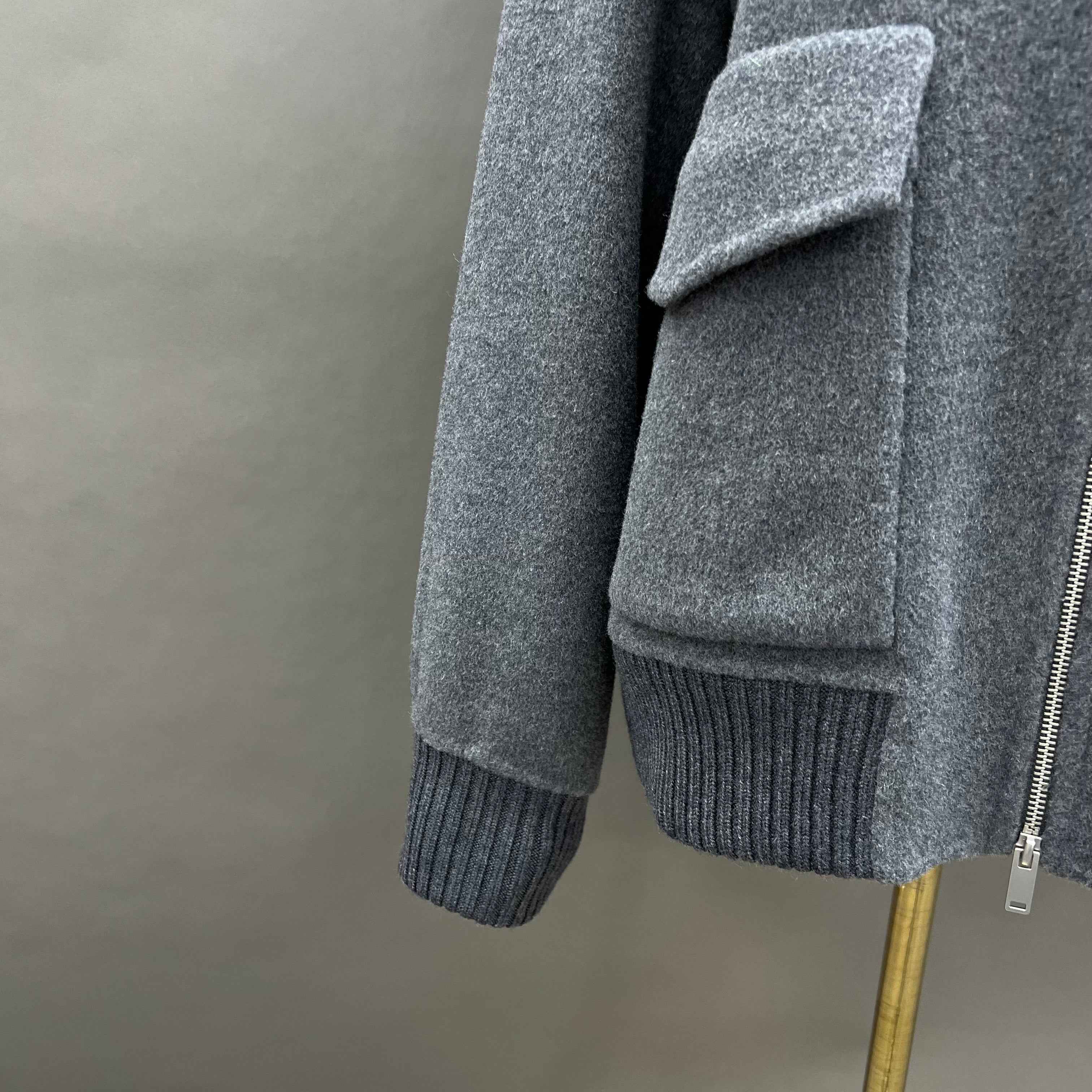 Autumn Winter Gray Coat with Fleece Collar and Zipper Closure