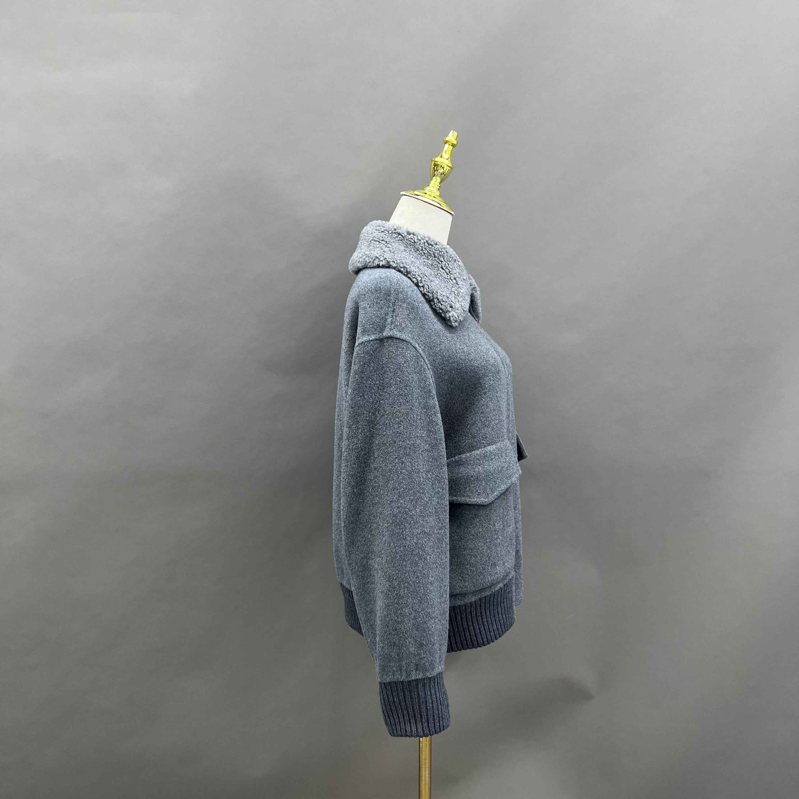 Autumn Winter Gray Coat with Fleece Collar and Zipper Closure