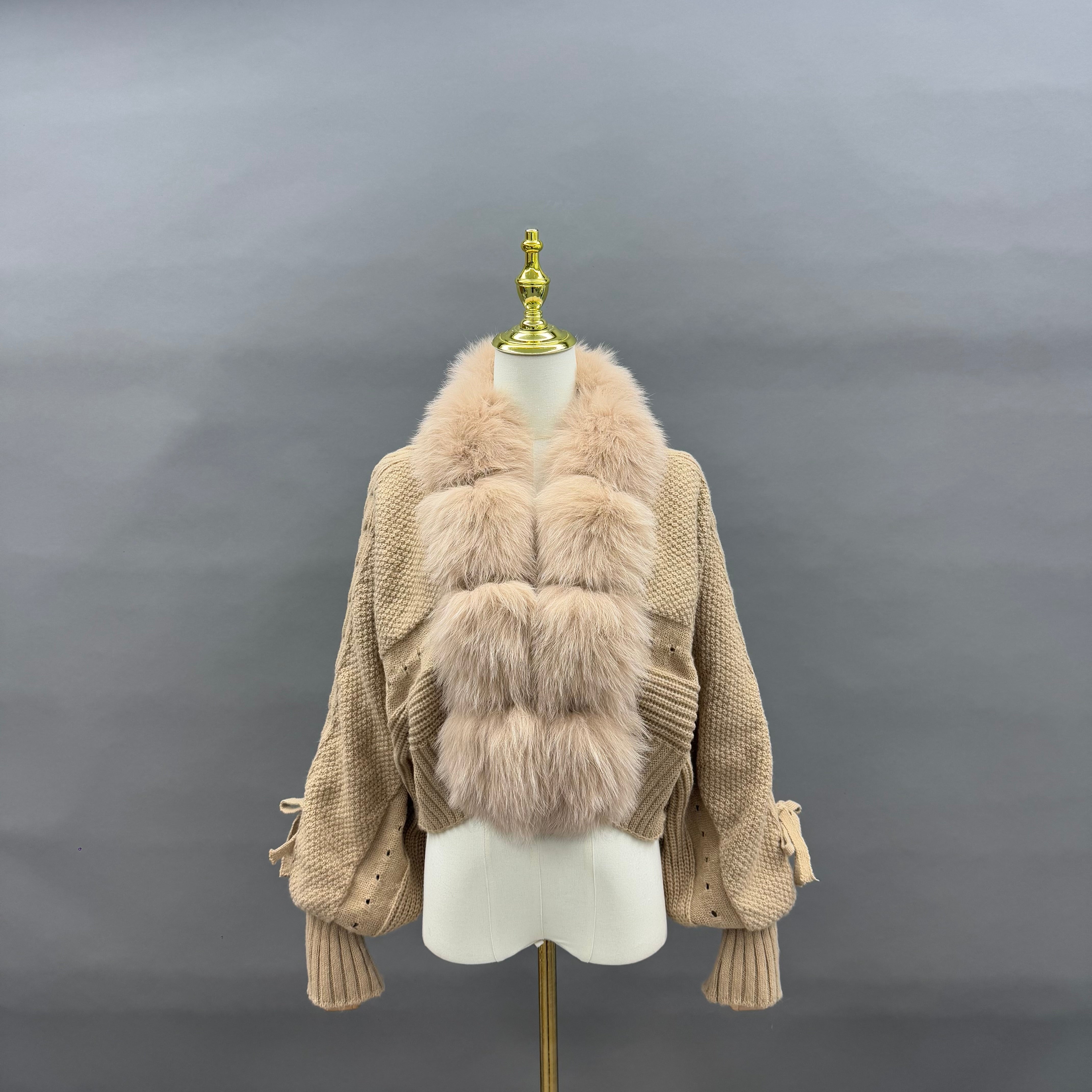Women’s Black Chunky Knit Jacket with Real Fox Fur Collar – Oversized Cropped Cardigan for Winter Fashion Beige F-CHEST 100