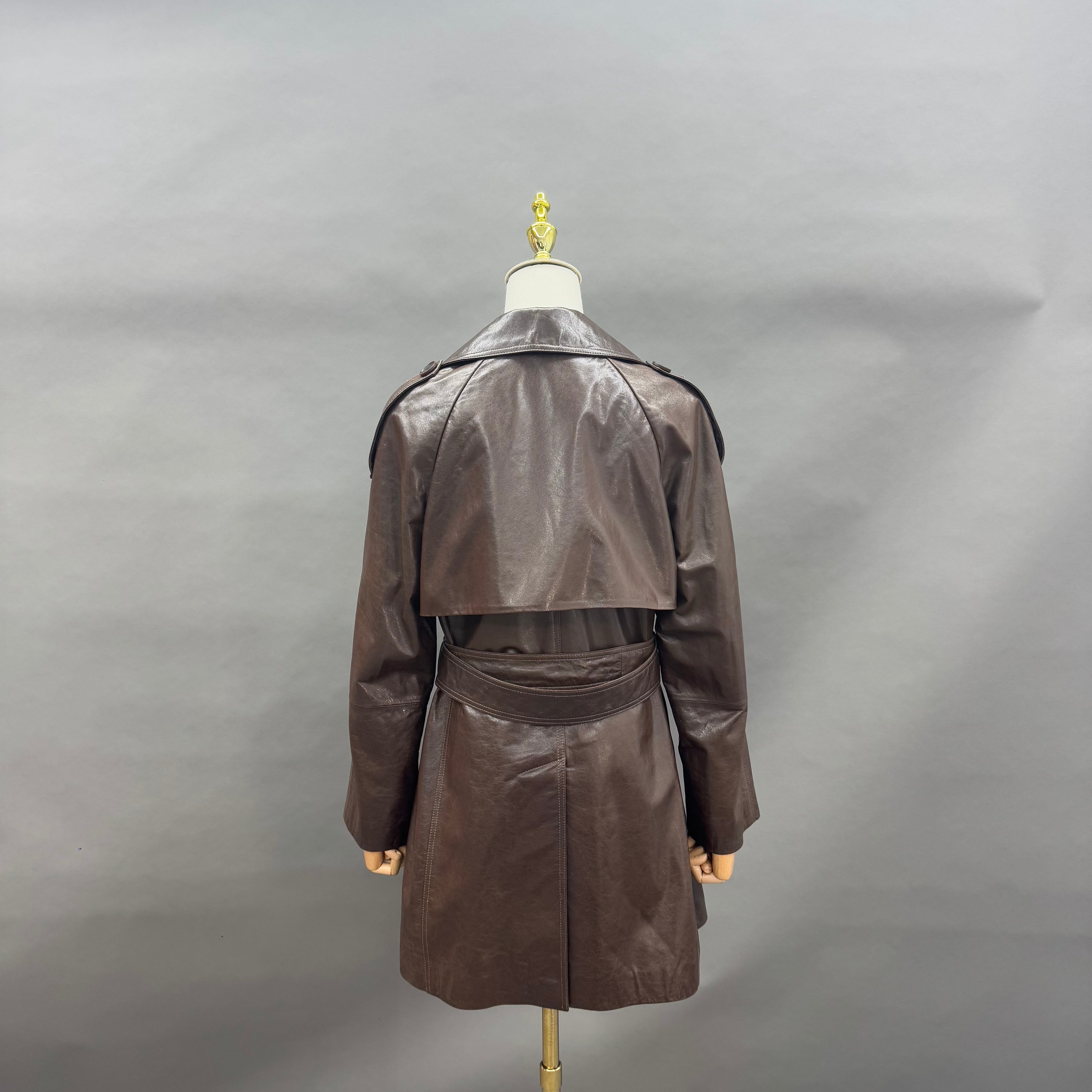 Women’s Brown Leather Trench Coat with Double-Breasted Lapel and Belted Waist – Classic Mid-Length Outerwear for Winter Fashion