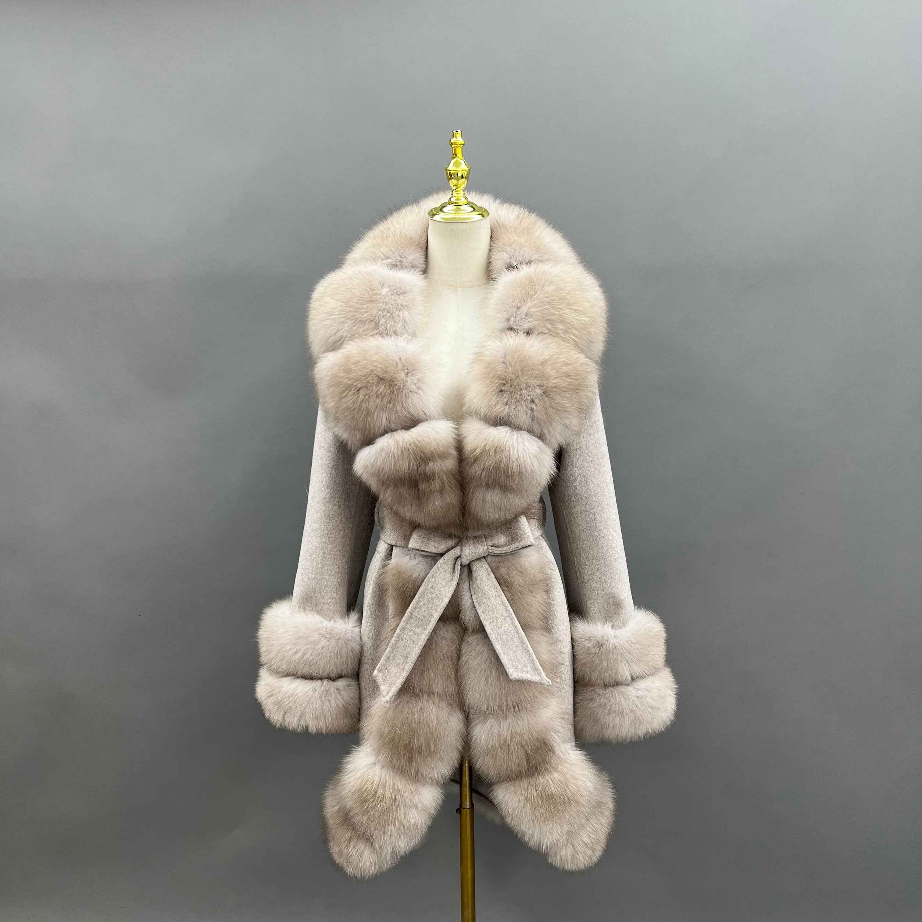 Luxury Double - Sided Cashmere Coat with Fox Fur Trim - Elegant Lapel, Cuffs, Hem & Placket Design