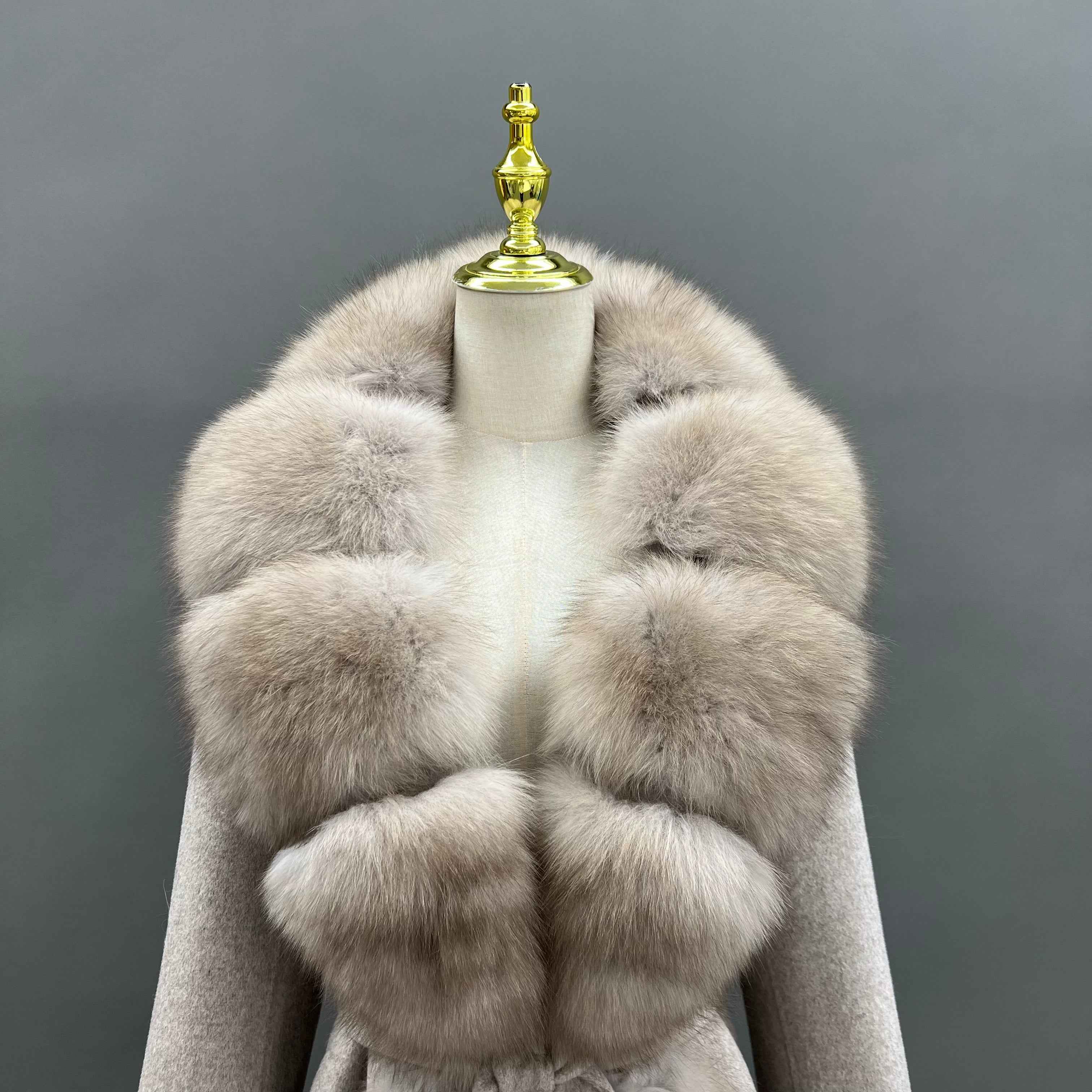 Luxury Double - Sided Cashmere Coat with Fox Fur Trim - Elegant Lapel, Cuffs, Hem & Placket Design