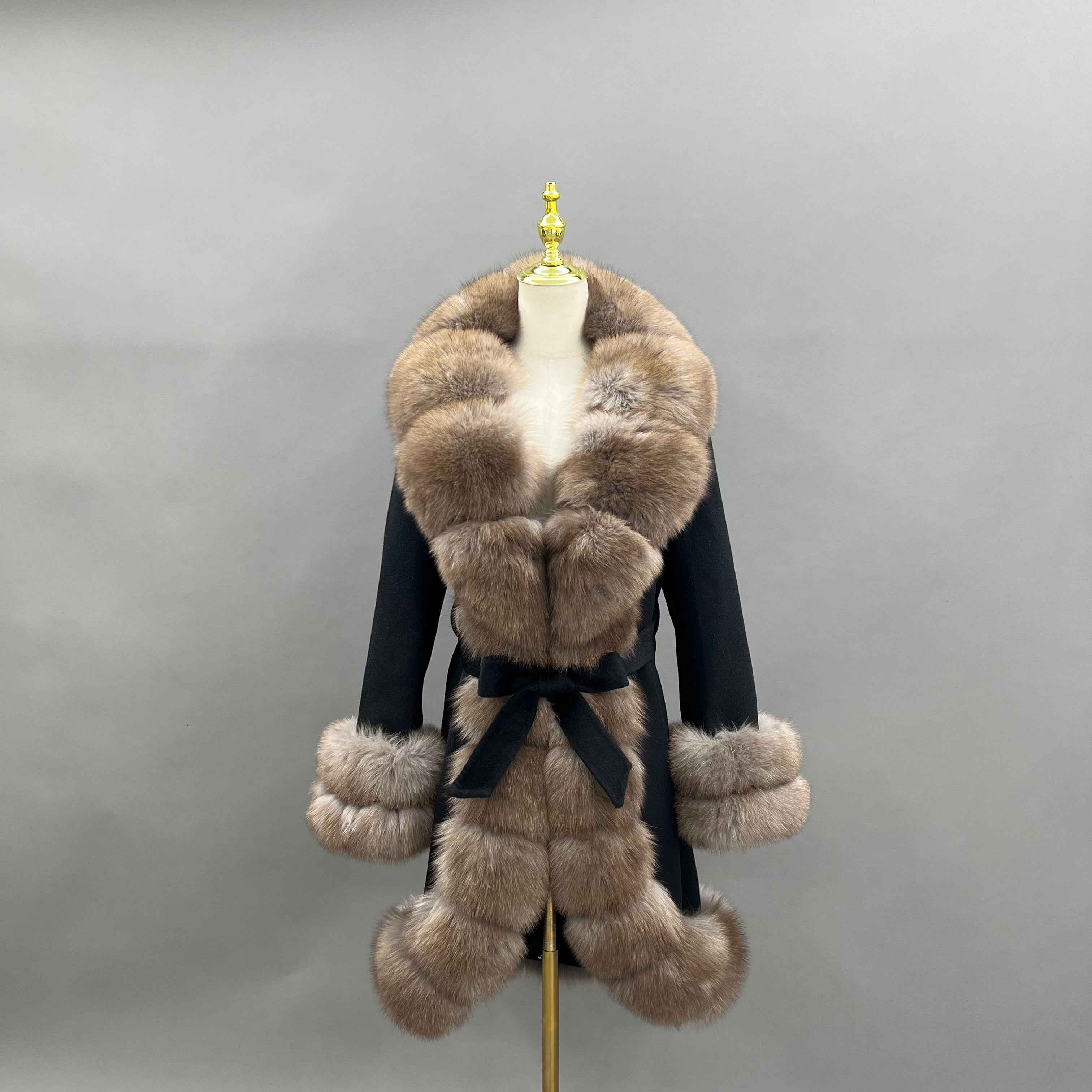 Luxury Double - Sided Cashmere Coat with Fox Fur Trim - Elegant Lapel, Cuffs, Hem & Placket Design