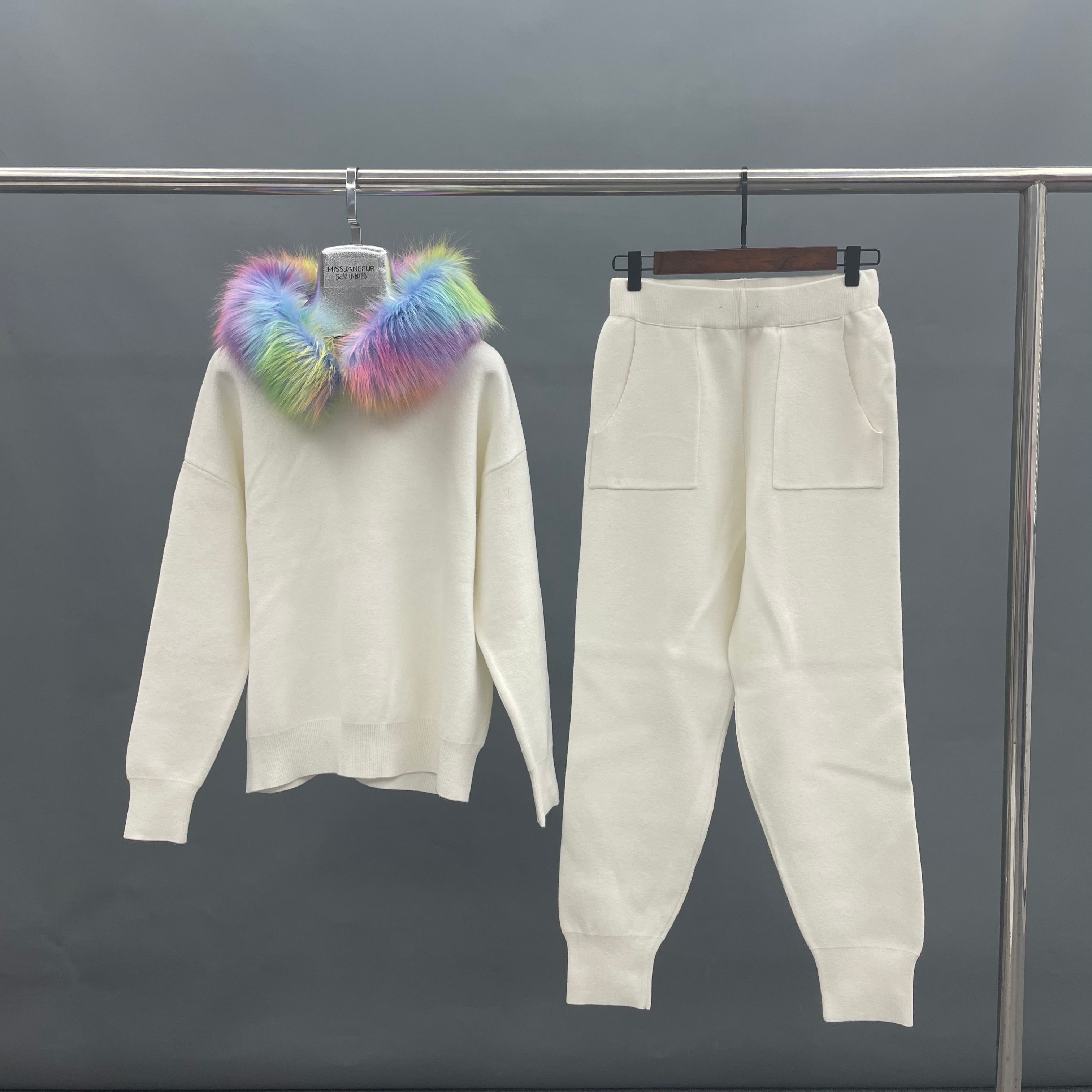 High Quality Women's Knit Sweater Set with Eco-Friendly Faux Fur Trim