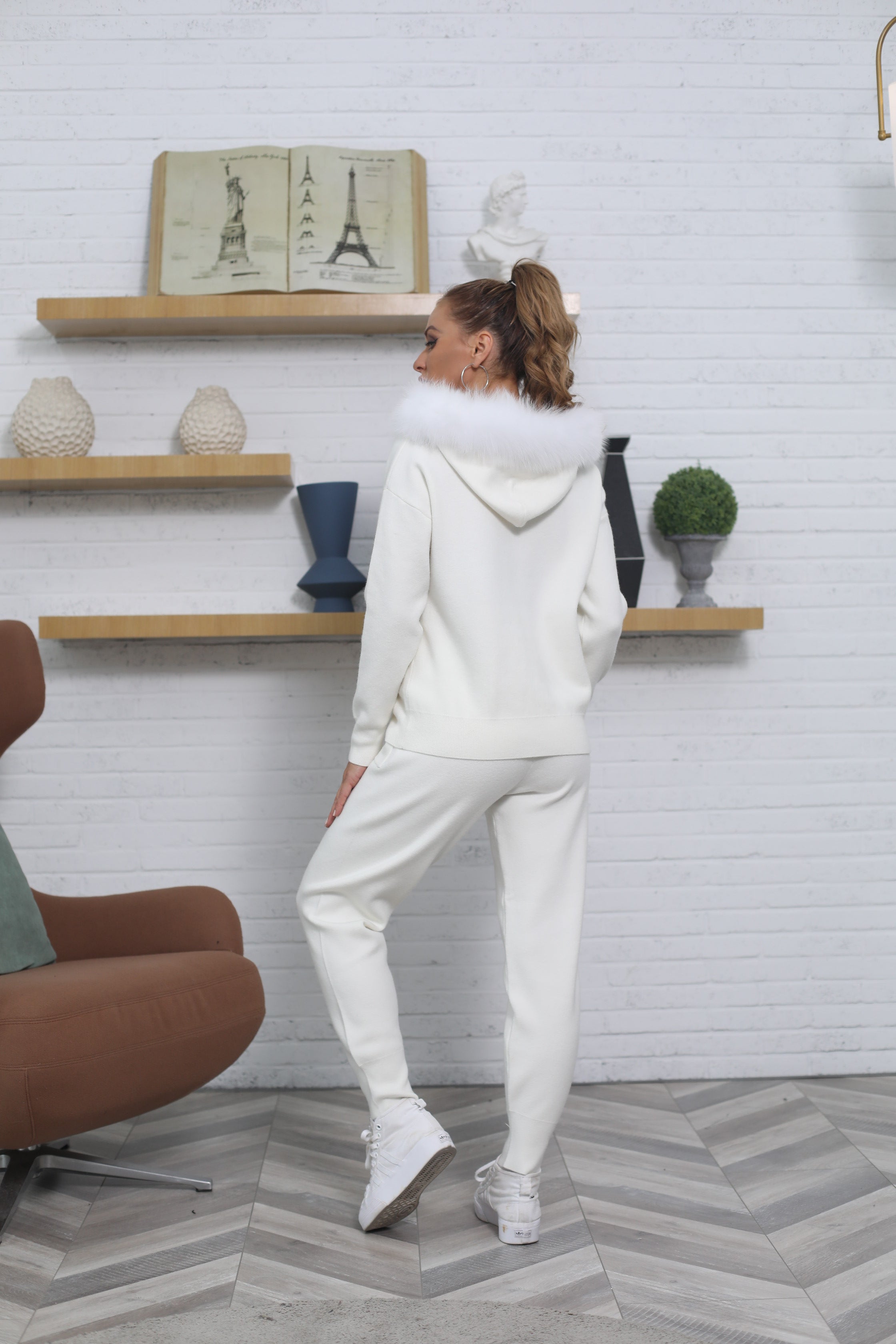 Autumn & Winter Ladies Warm Comfortable Real Fox Fur Knit Cardigan Suit