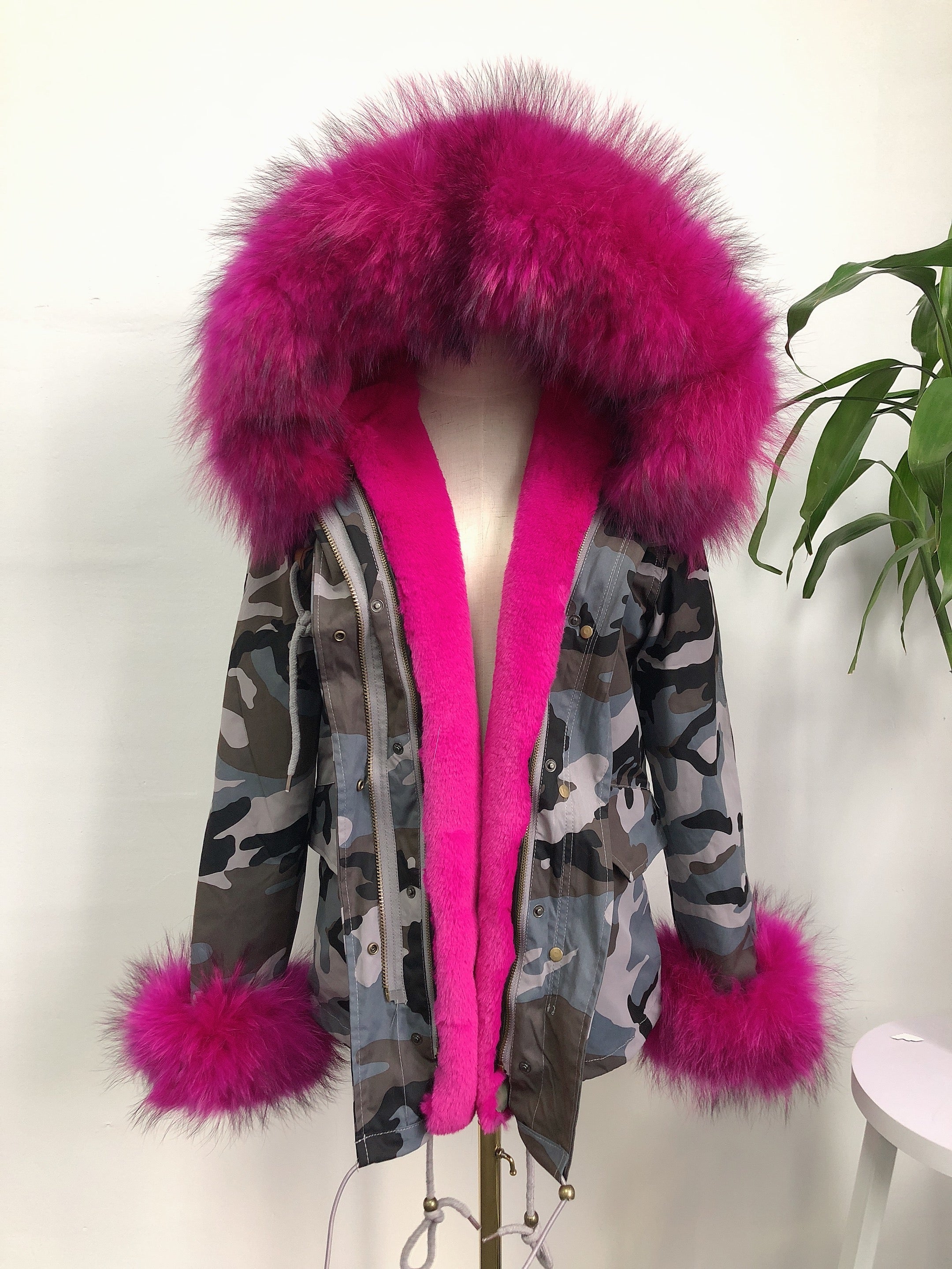 Short Faux Fur Parka – Winter Jacket with Fake Fur Collar & Pom Poms, Warm Outdoor Coat for Cold Weather 4#Grey Camouflage