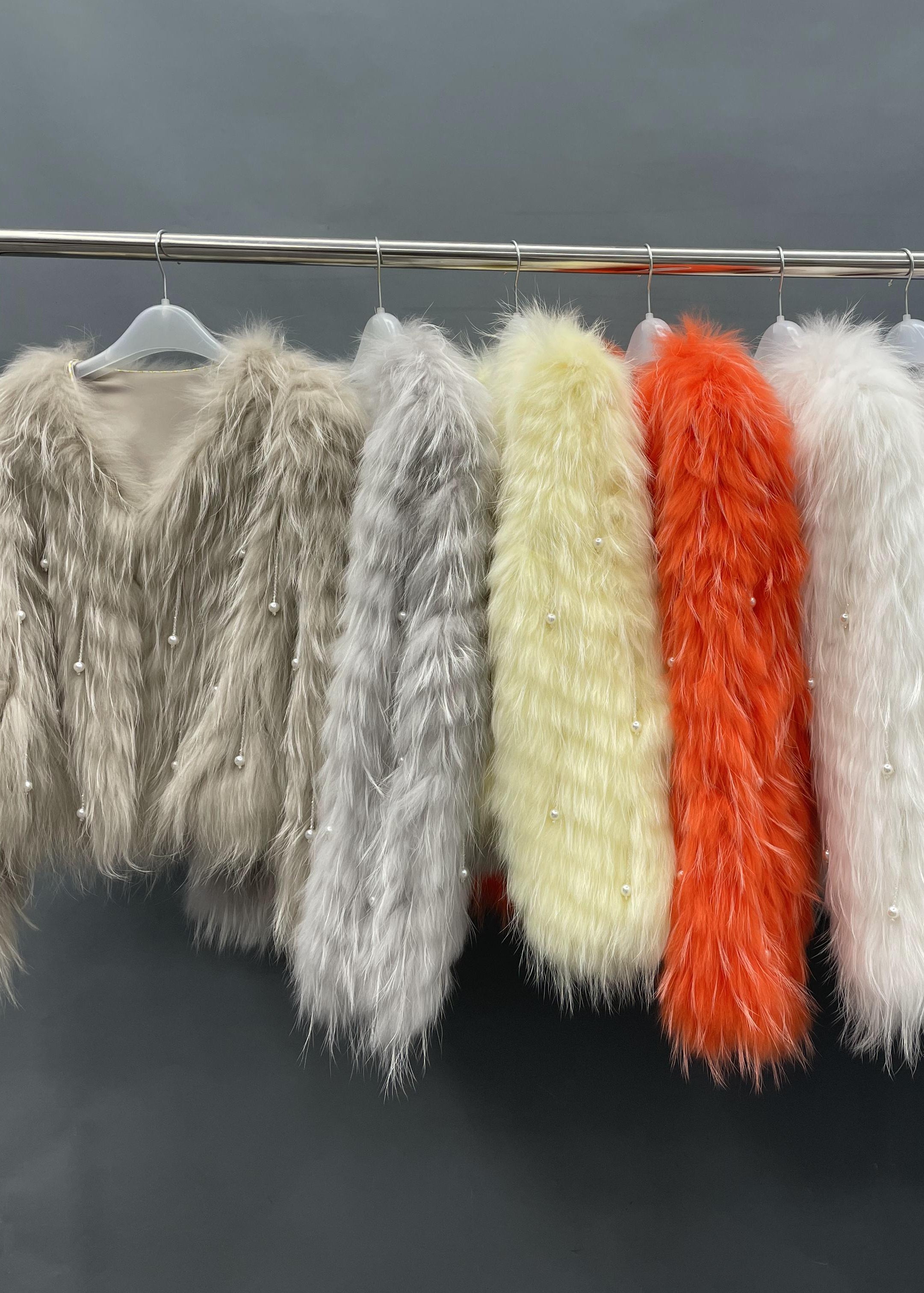 Janefur Vintage Elegant Pearl Decoration Tassel Style Women's Real Raccoon Fur Coat Wholesale