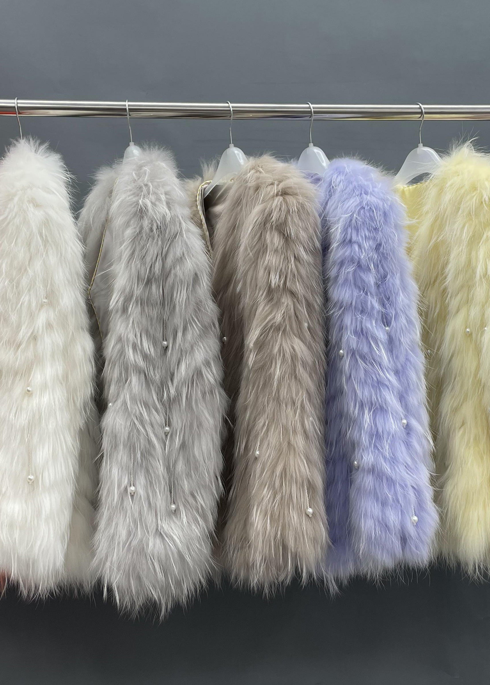 Janefur Vintage Elegant Pearl Decoration Tassel Style Women's Real Raccoon Fur Coat Wholesale