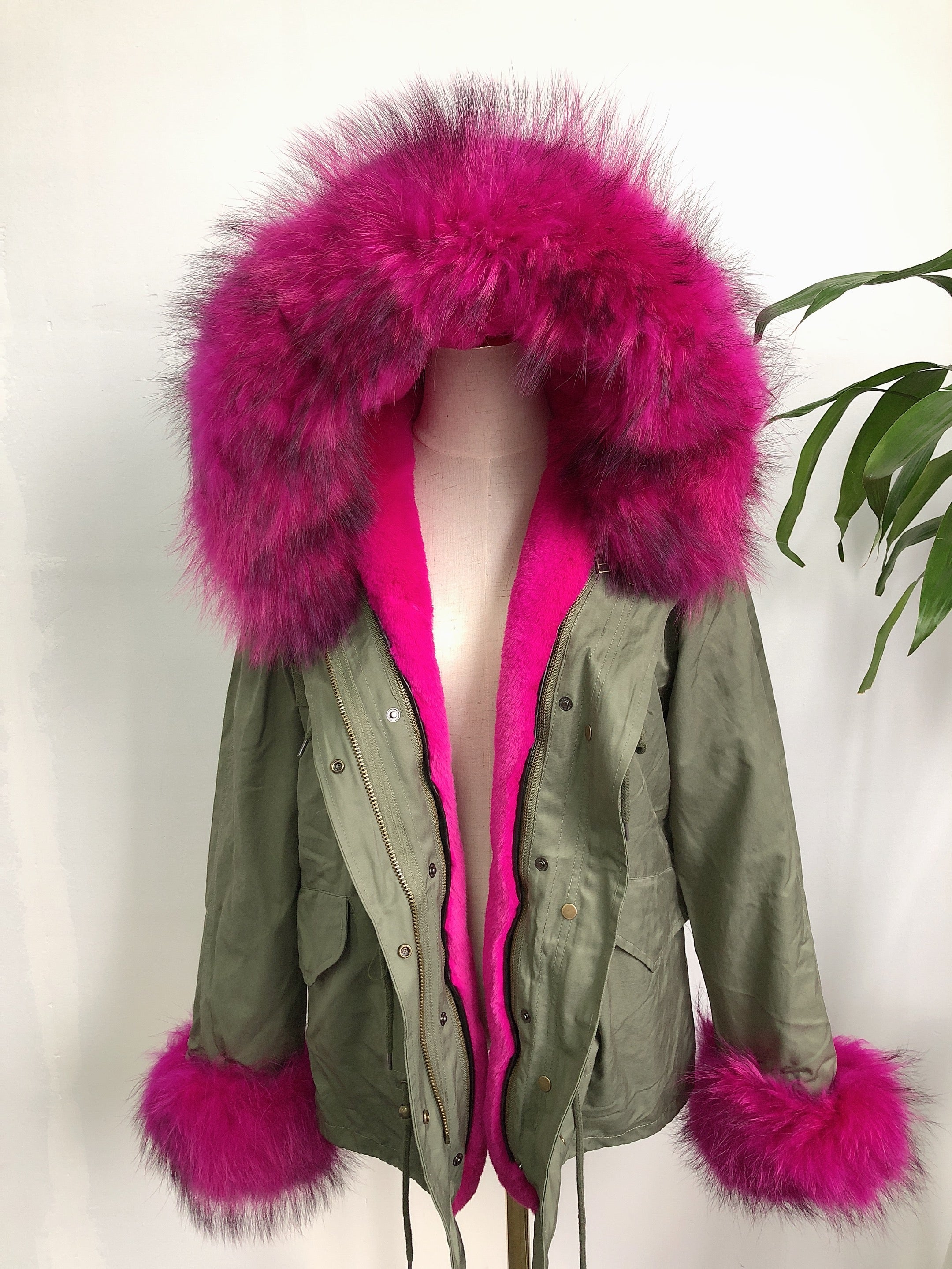 Short Faux Fur Parka – Winter Jacket with Fake Fur Collar & Pom Poms, Warm Outdoor Coat for Cold Weather 7#Green