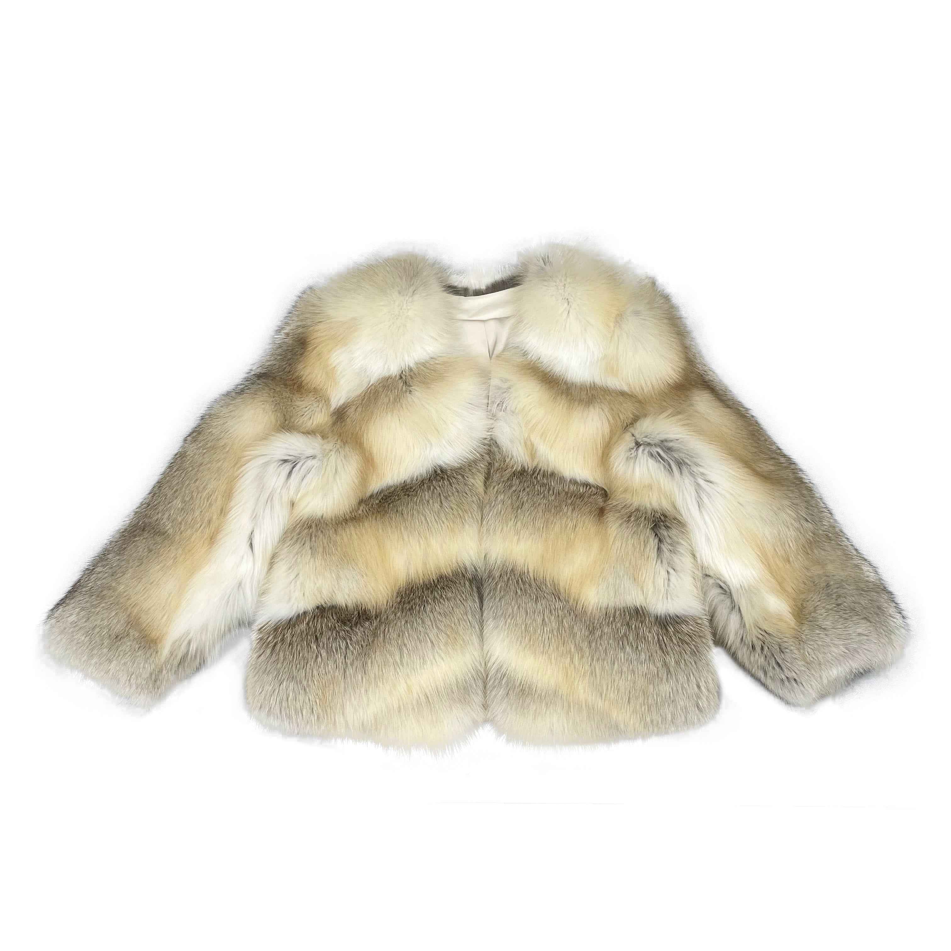 Women’s Golden Island Fox Full-Pelt Jacket – Elegant V-Neck Coat in Natural Fur for Luxury Winter Fashion