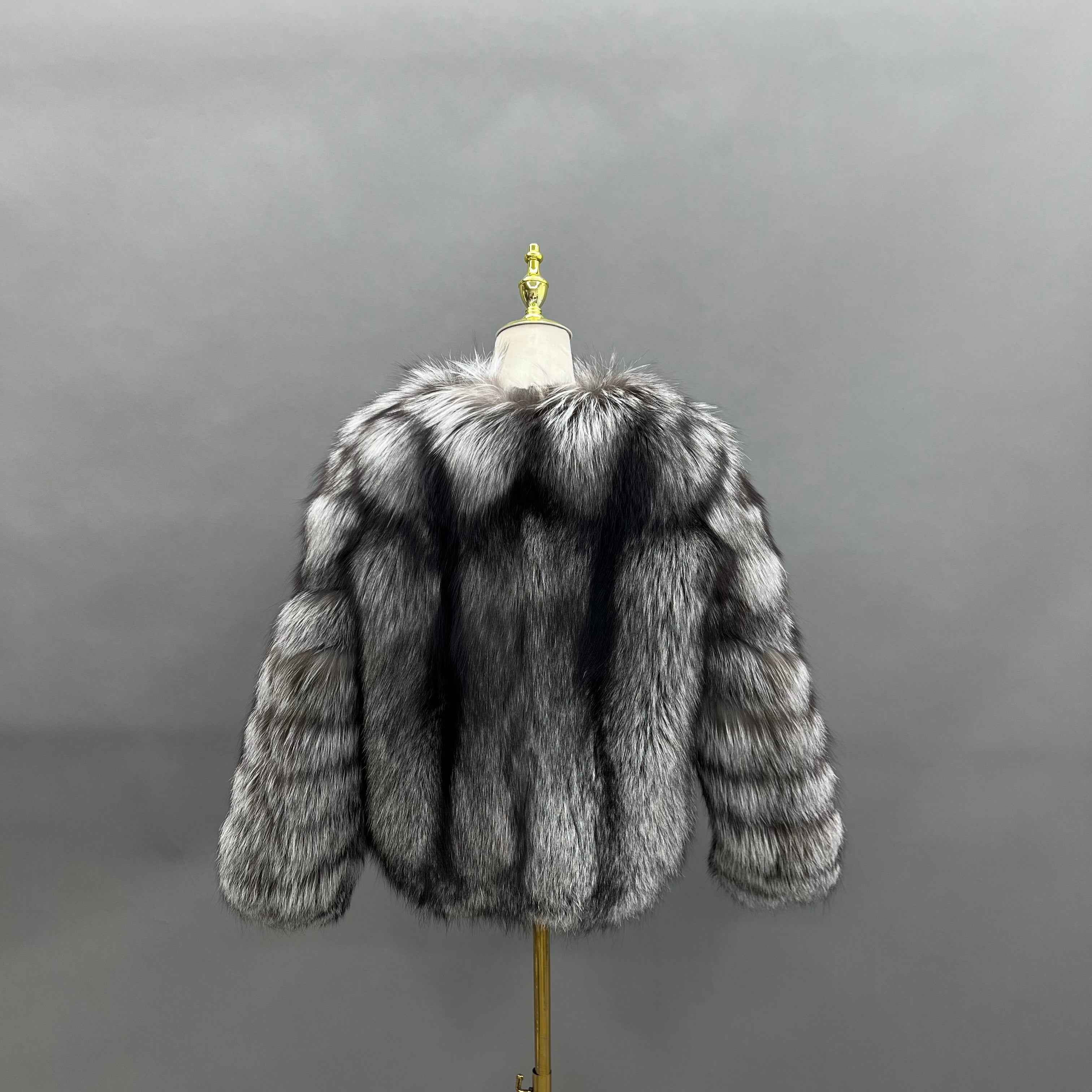 Luxury Red Fox Fur Jacket with V-Neck and Ribbed Cuffs – Short Women’s Winter Fur Coat