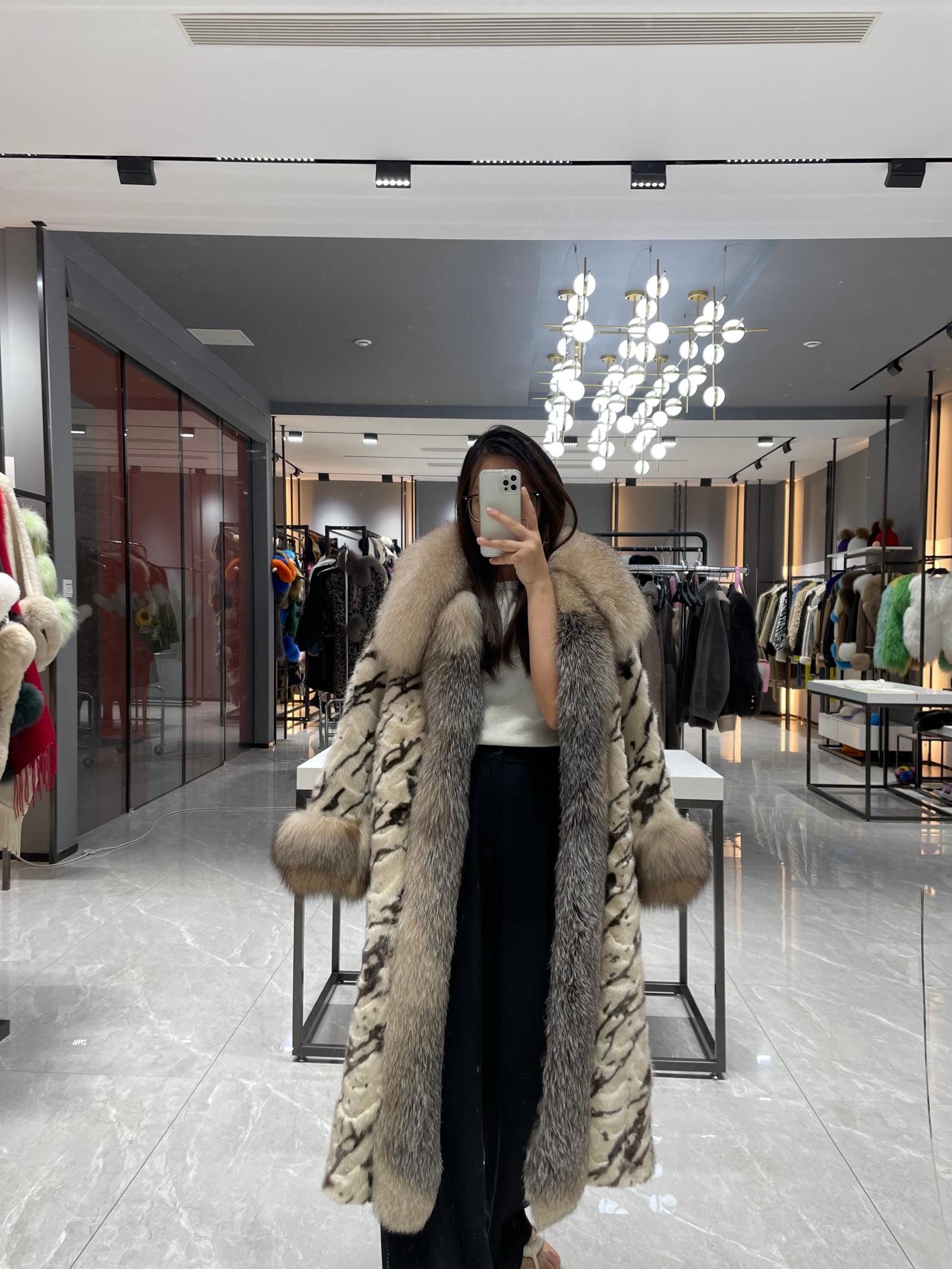 Fox Fur Lapel Women's Luxurious Long Mink-Blended Coat Mink Fur Jacket - Janefur