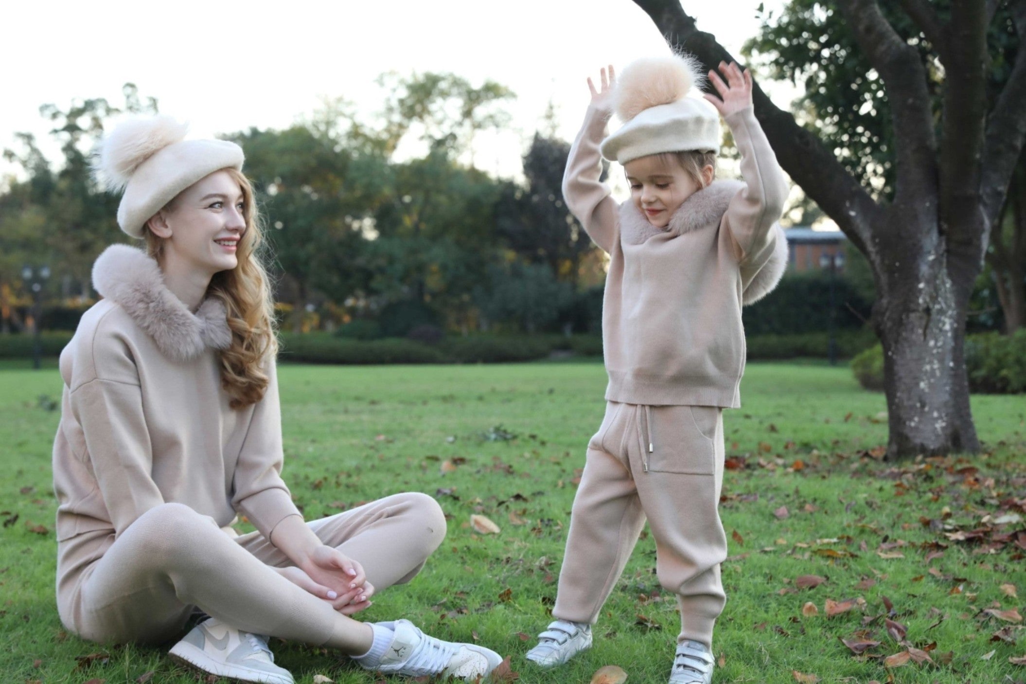 New Children's Autumn and Winter Wool Beret with Fur Pom Pom - Janefur