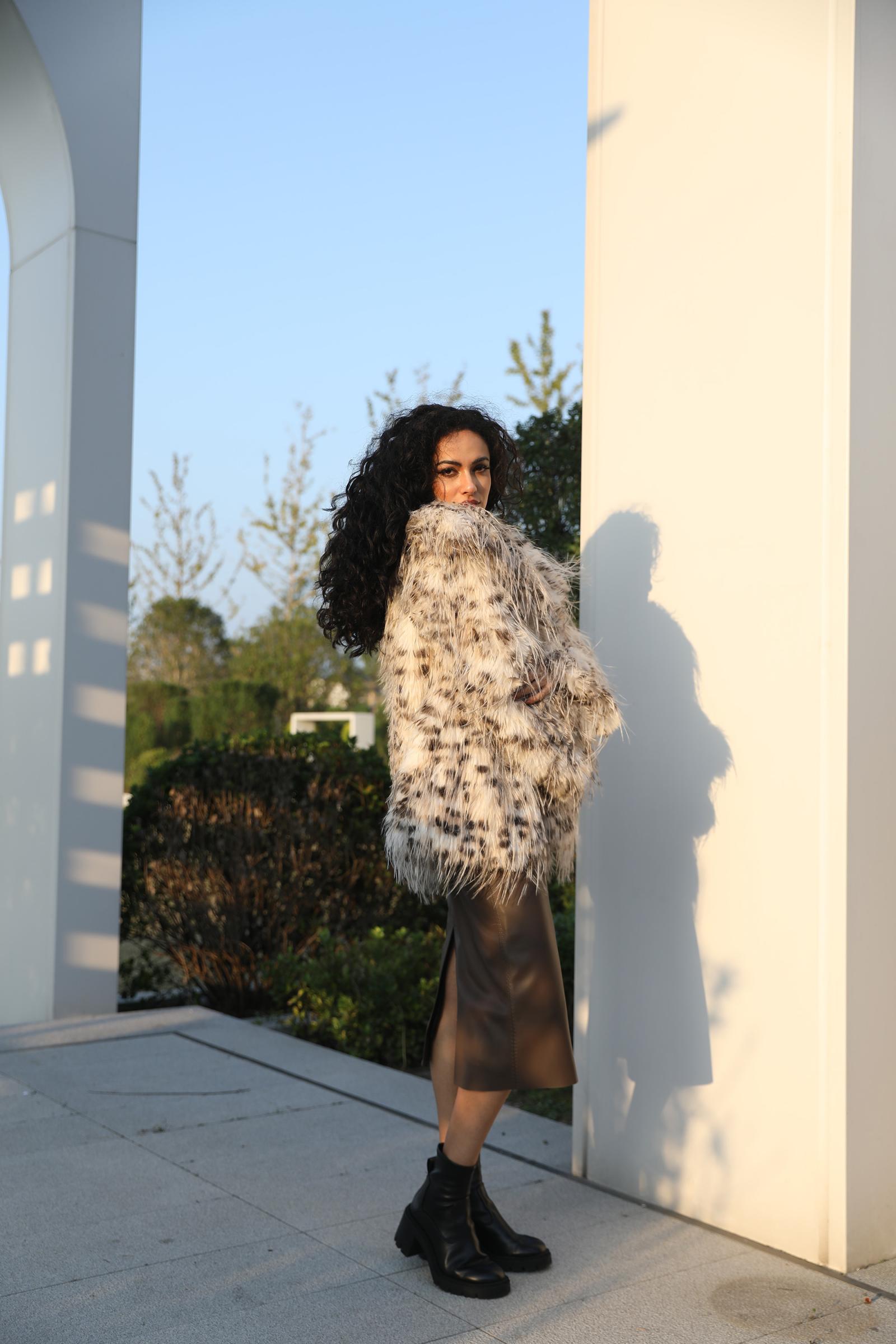 Eco-Friendly Faux Fur Coat Large Lapel Lynx Pattern Women's Short Jacket - Janefur