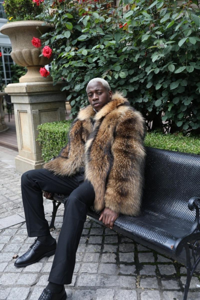 Fashion Winter Men's Lapel Pure Natural Raccoon Fur Coat - Janefur