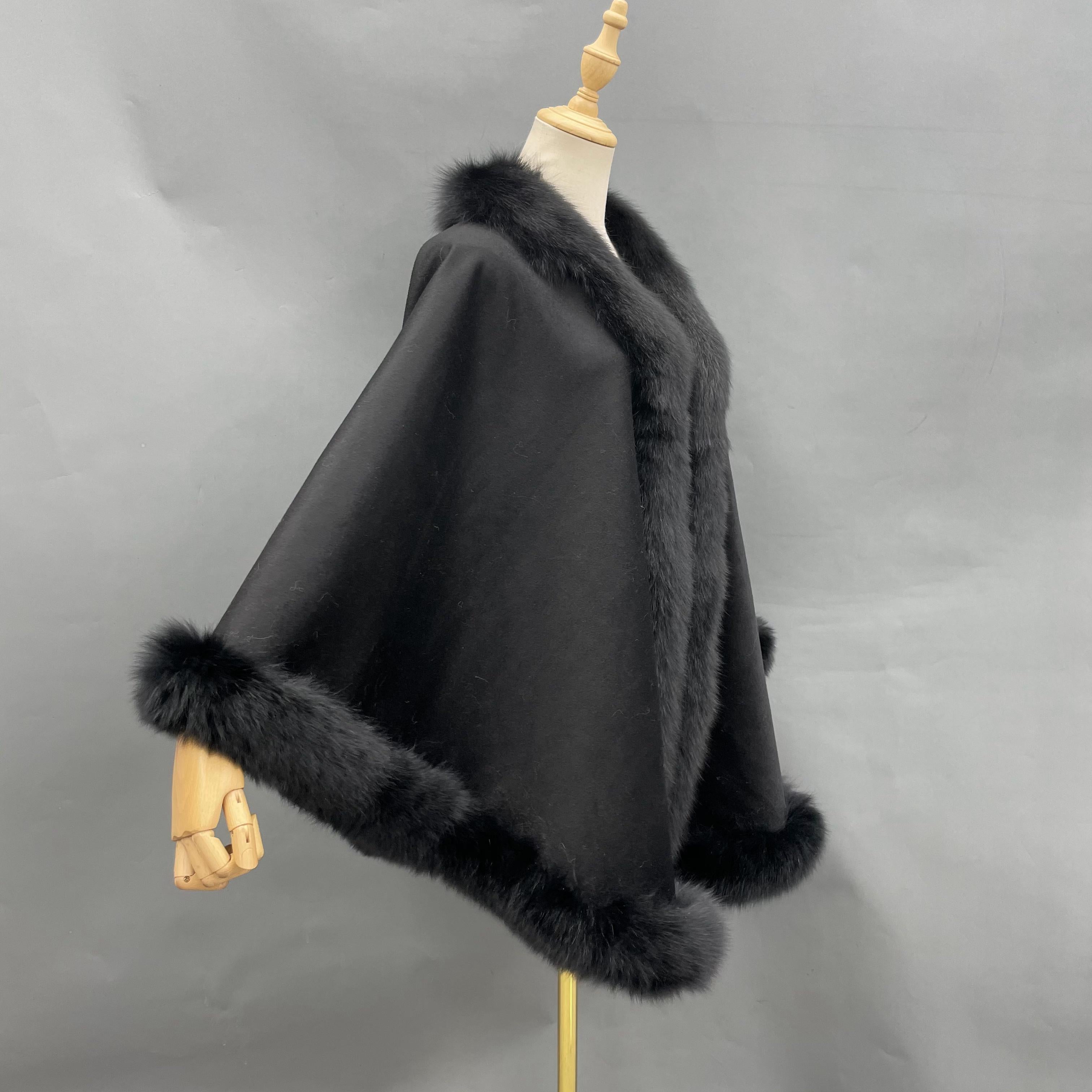 Fox Fur Placket Cashmere Shawl - Janefur