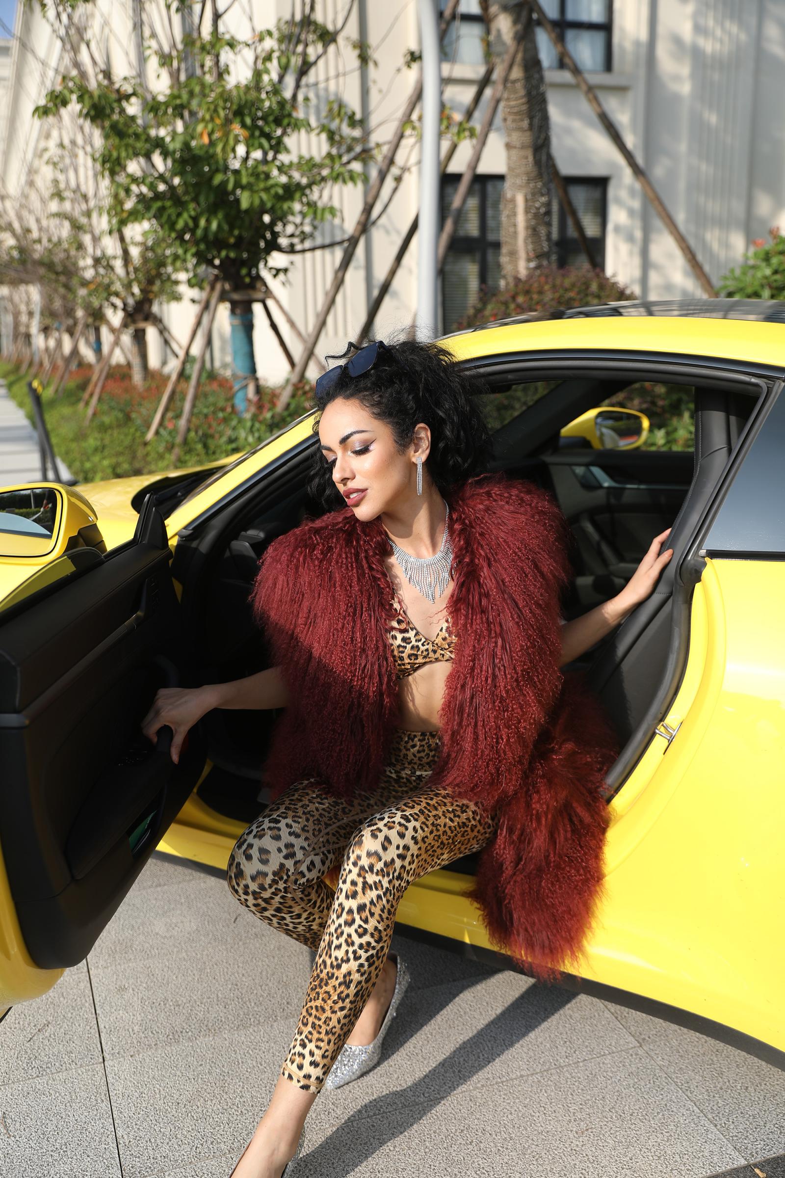 Women's Stylish Reversible Mongolian Lamb Fur Vest Long Vest Outerwear - Janefur