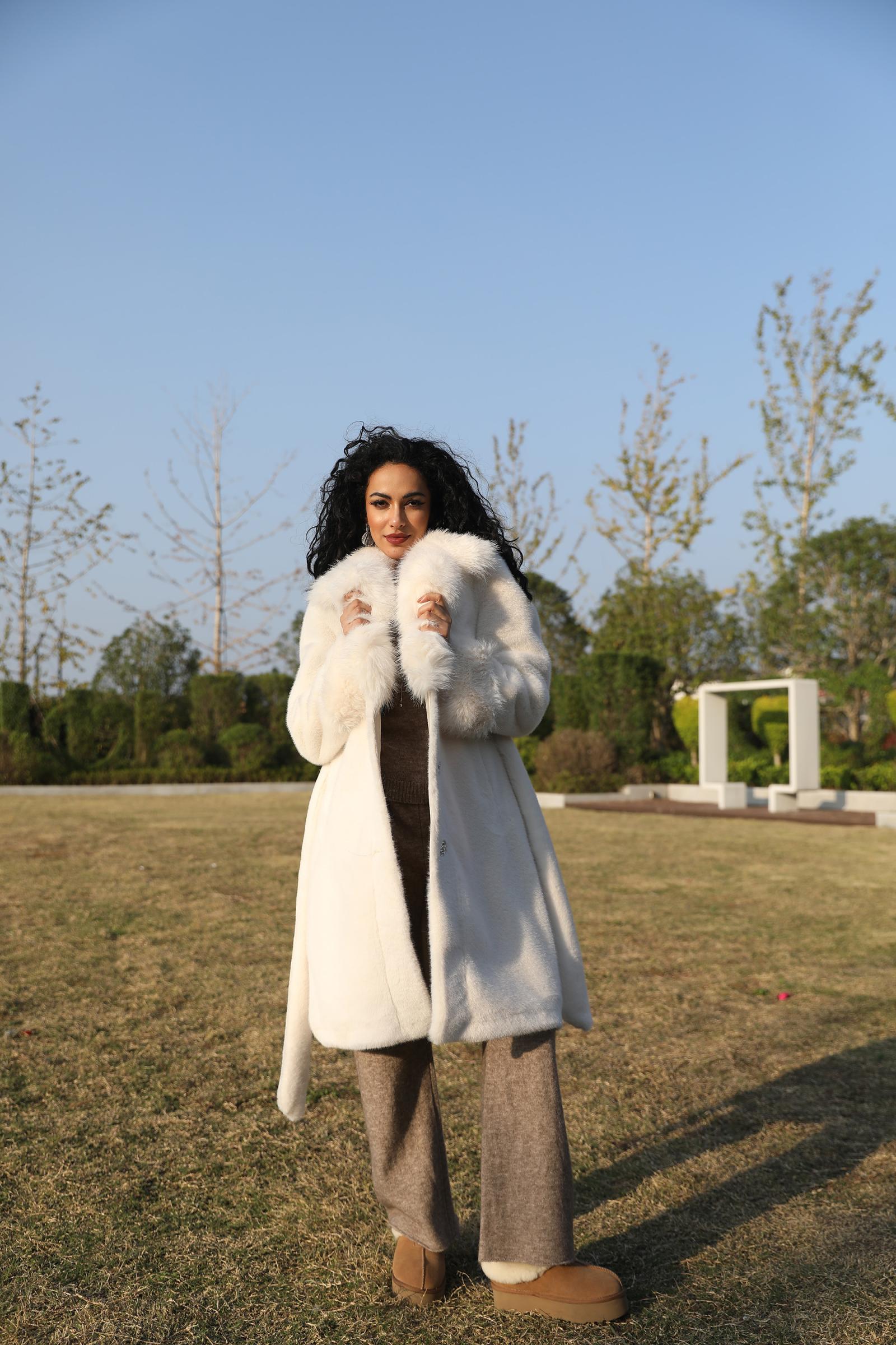 Eco-Friendly Faux Mink Fur New Style Suit Collar Rhinestone Trendy Women's Coat - Janefur