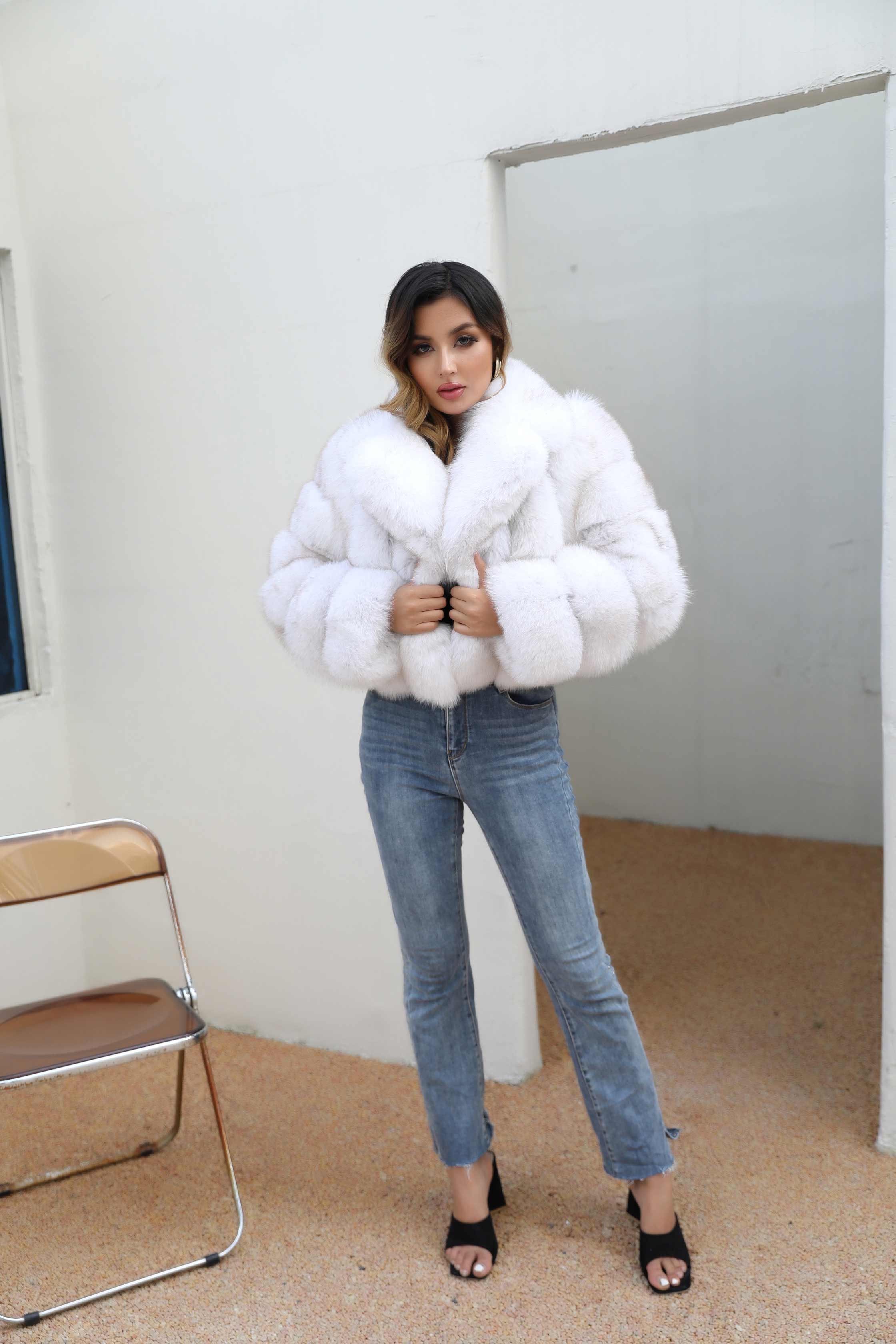 Winter Women's Luxury Fur Short Blue Fox Coat - Janefur