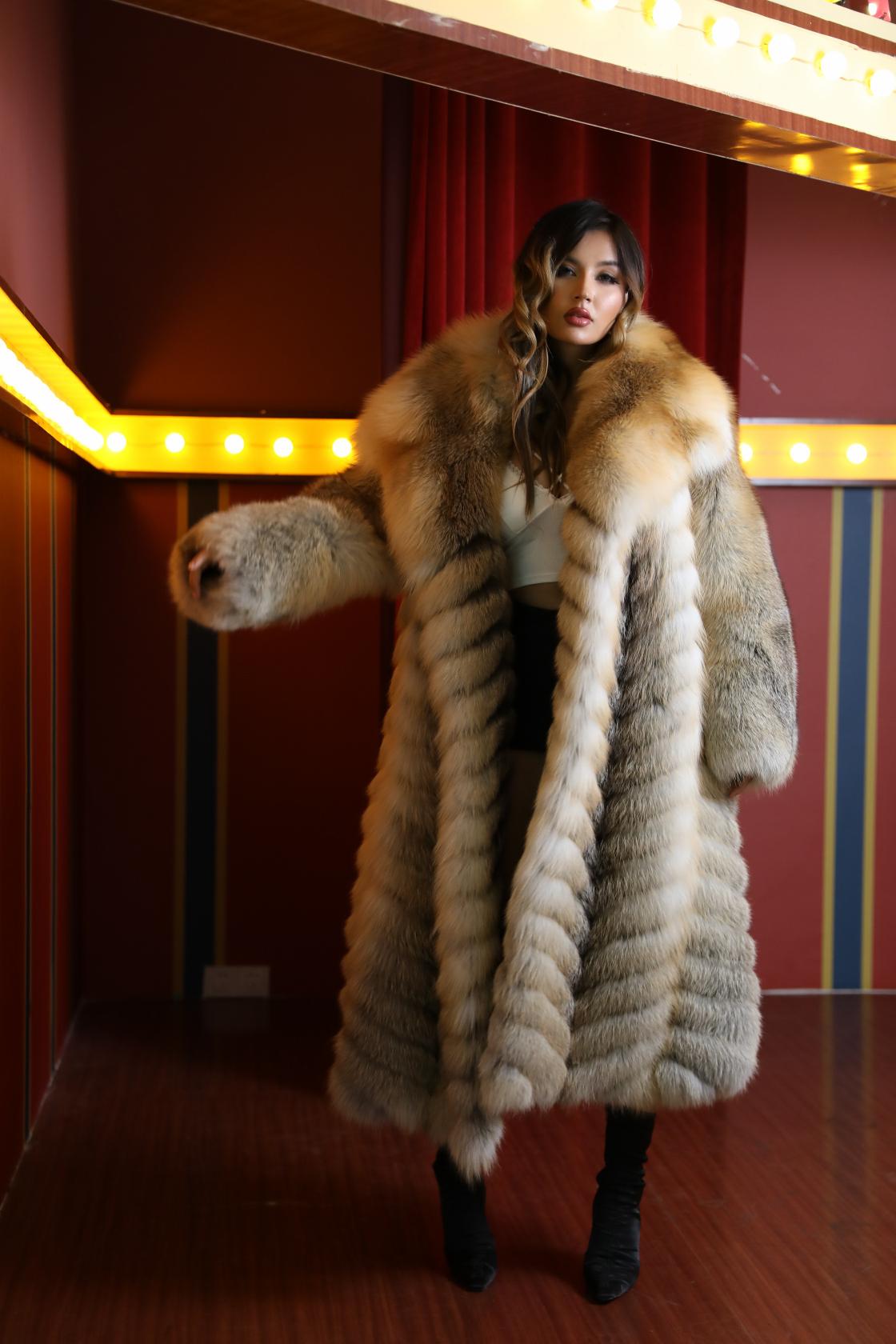 Luxury Women's Long Golden Island Fox Fur Coat - Janefur