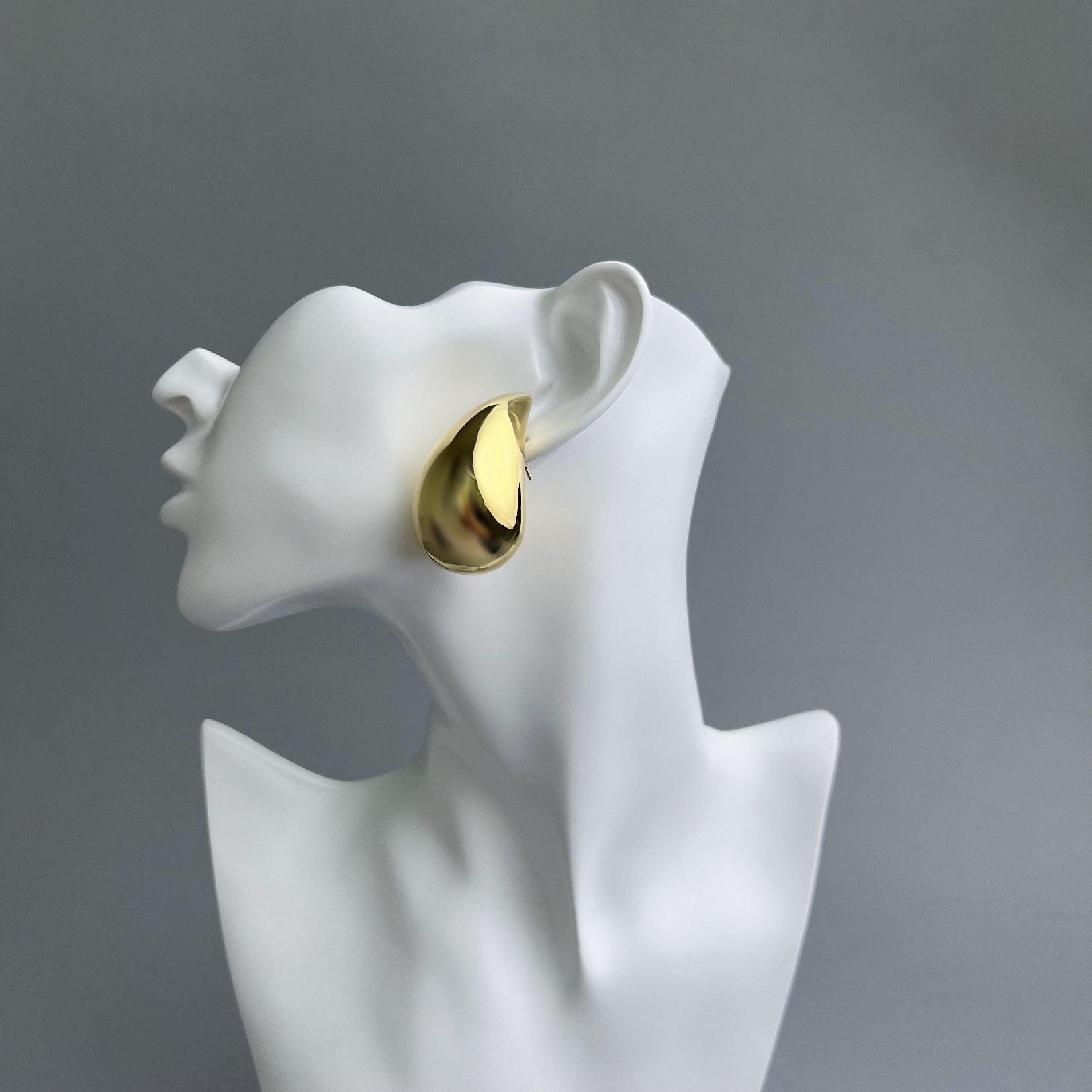 Metallic High-End Smooth Water Drop Stud Earrings Women's Designer Accessories - Janefur
