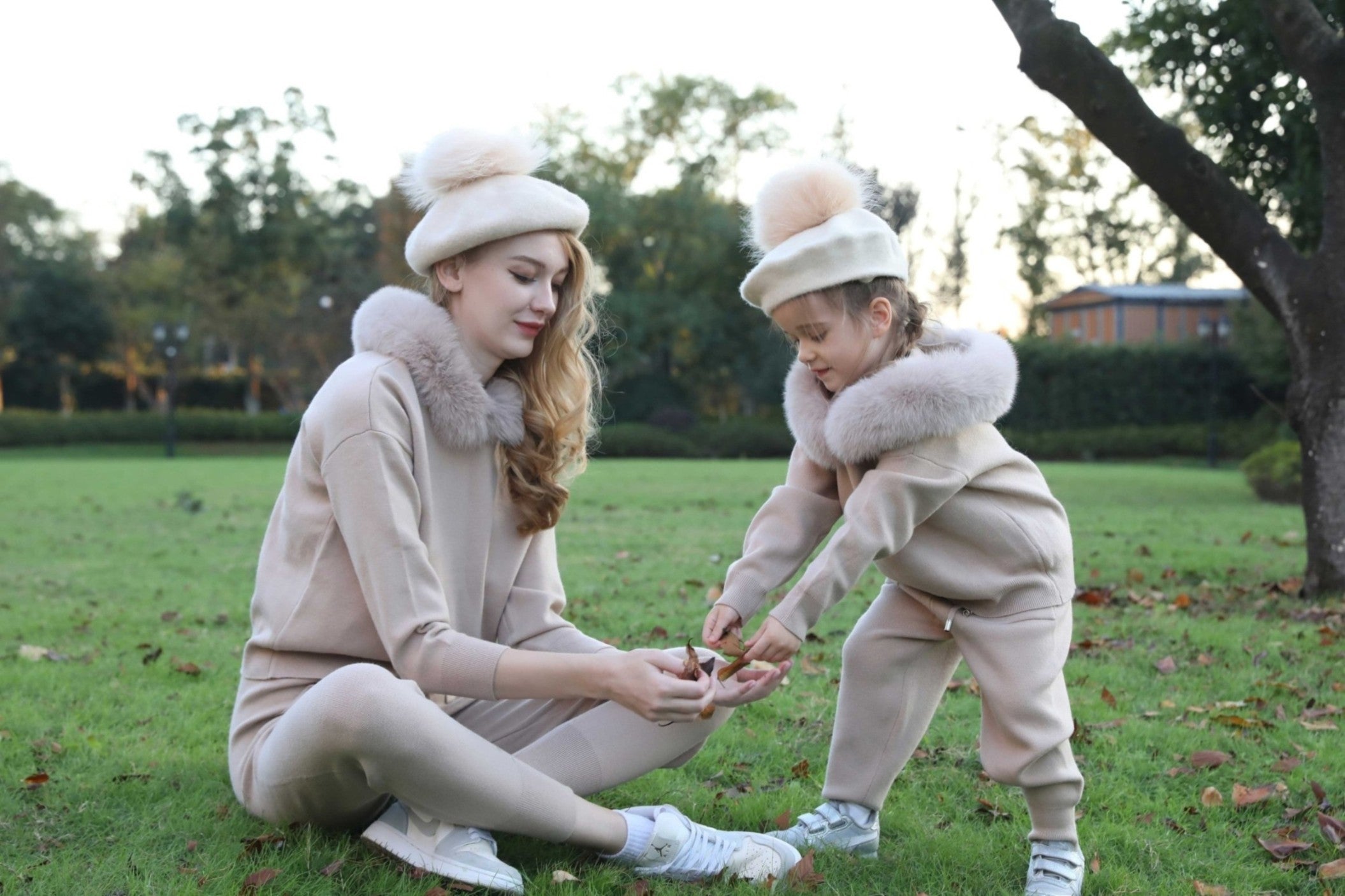 New Children's Autumn and Winter Wool Beret with Fur Pom Pom - Janefur