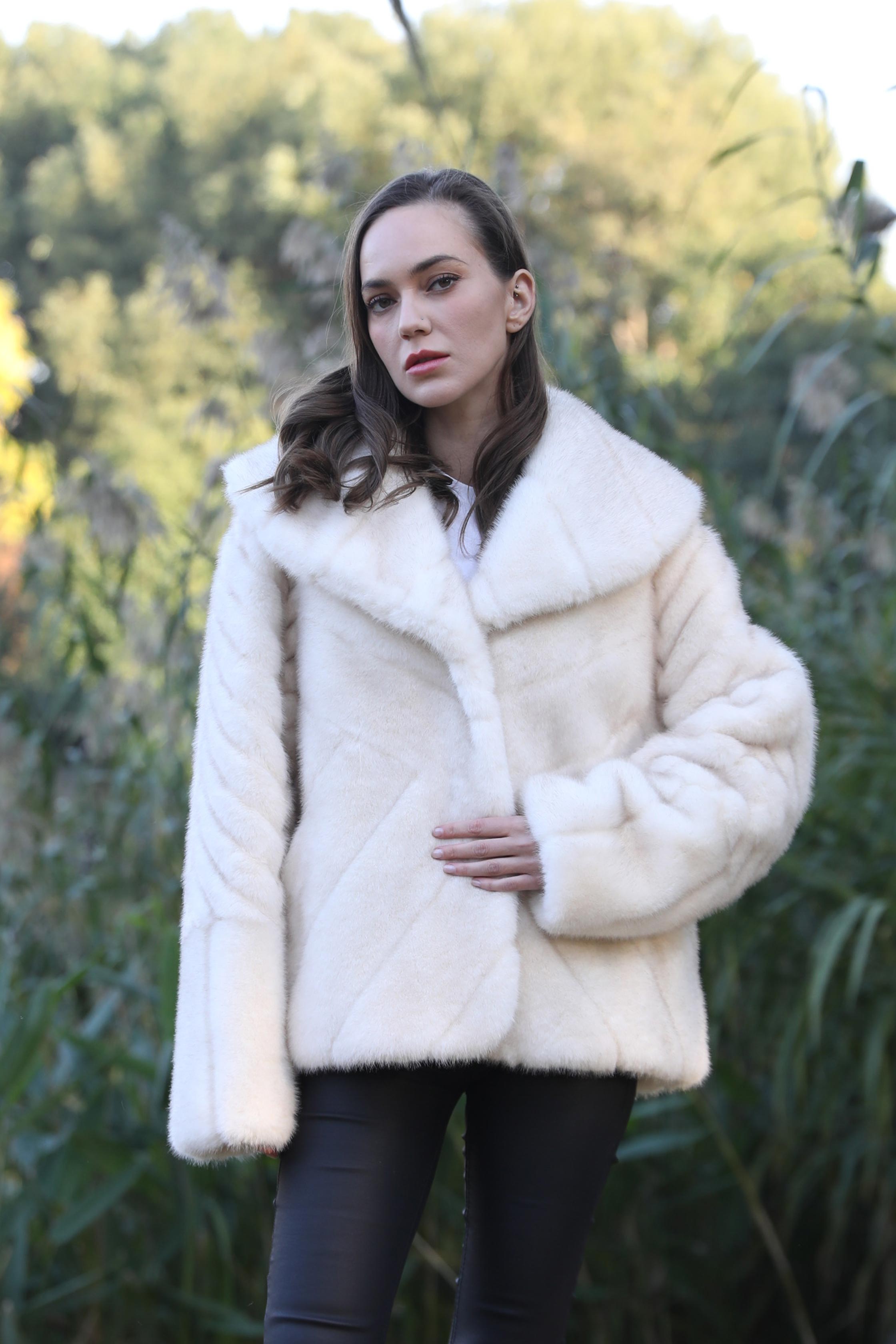 Women's New Navy collar Segmented Faux Mink Coat Fashionable Trend - Janefur