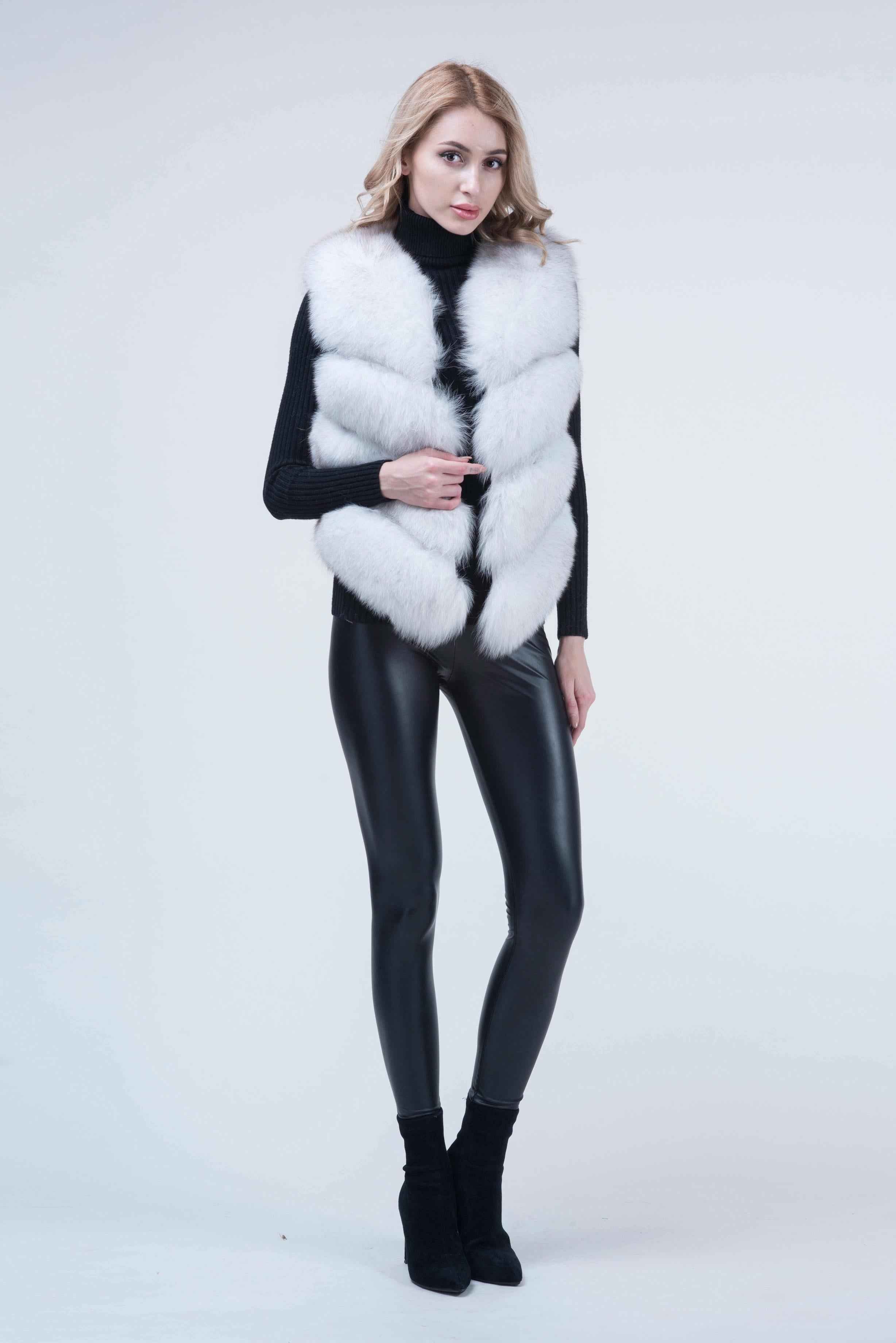 Wholesale Women's Classic Winter Warm Short Fox Fur Vest Casual Solid Color - Janefur