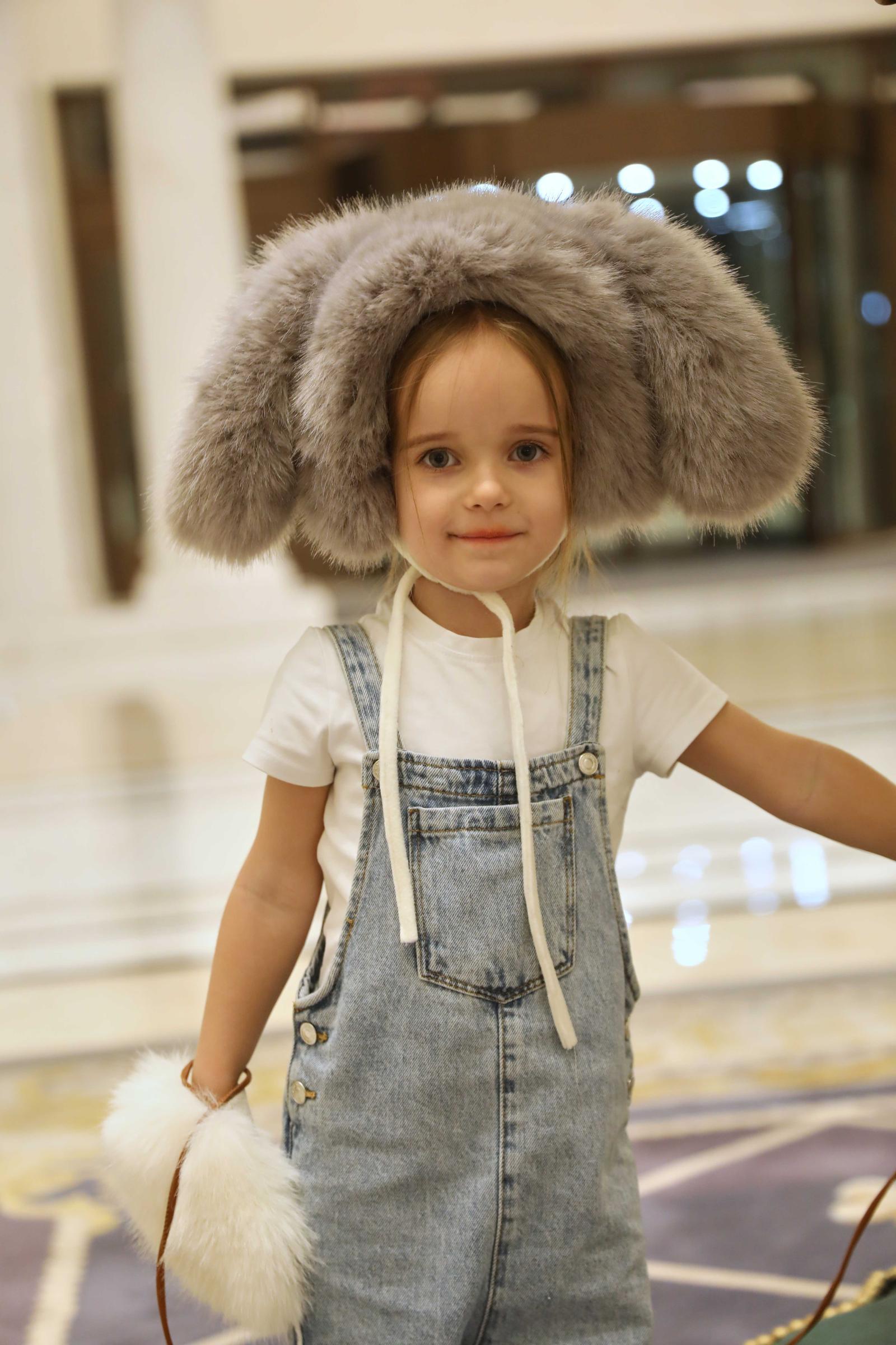 Stylish Children's Faux Fur Vertical Rabbit Ears Hat - Janefur