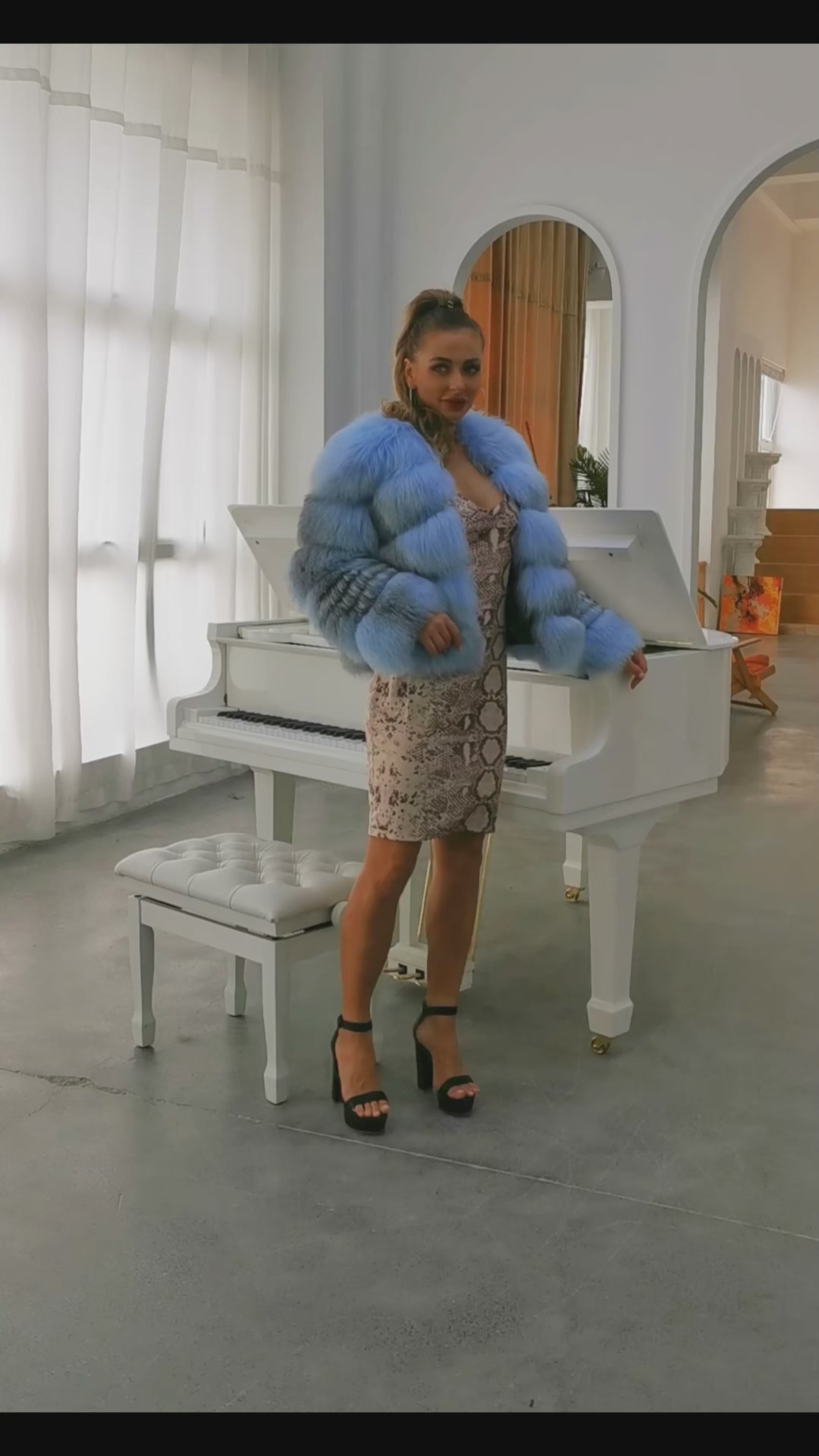 Cappotto invernale in pelliccia di volpe con maniche a incrocio e sfumatura di vera pelliccia di volpe