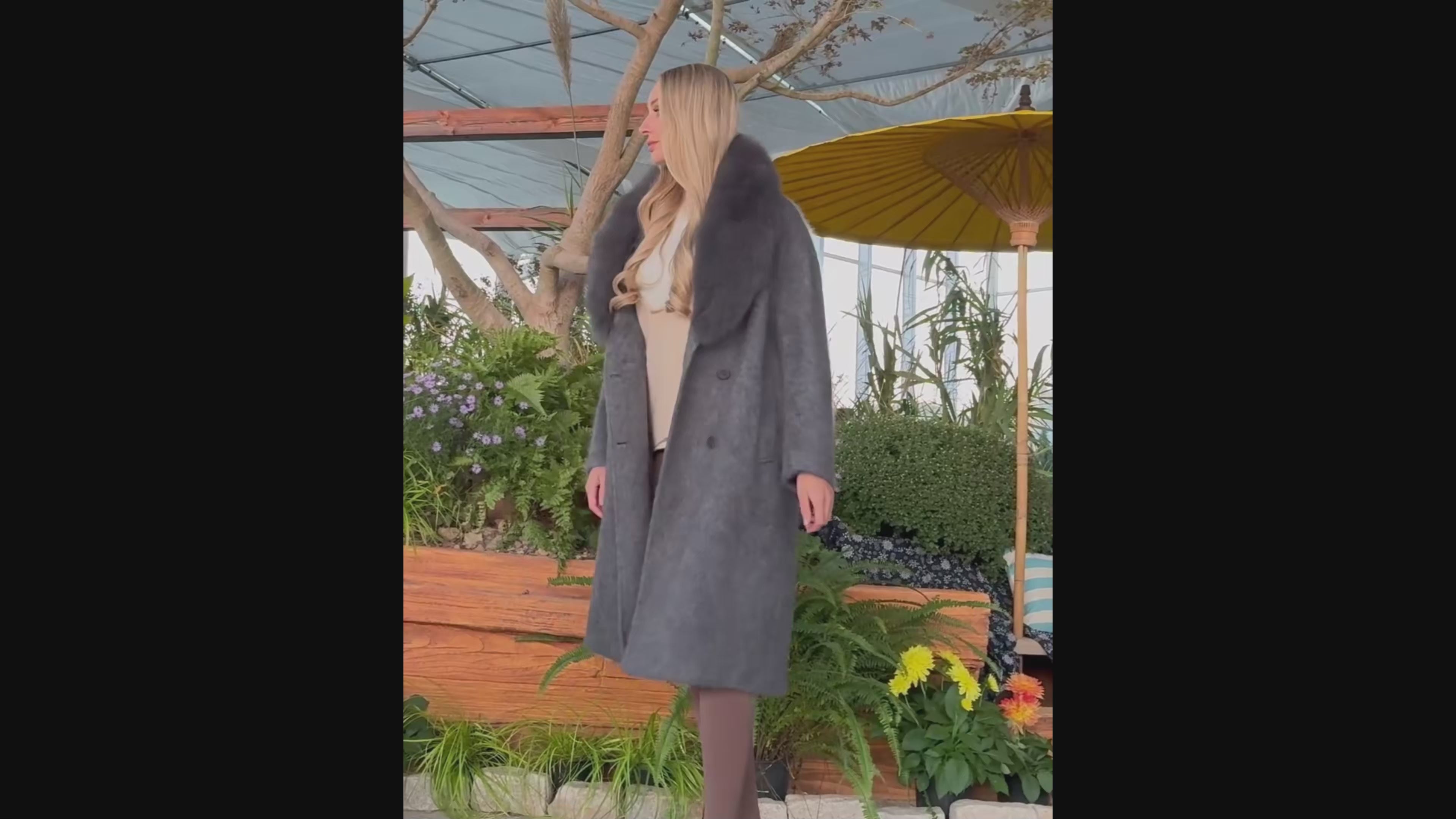 Women’s Gray Wool and Cashmere Blend Double-Breasted Long Coat – Classic Notched Lapel Winter Outerwear for Elegant Fashion